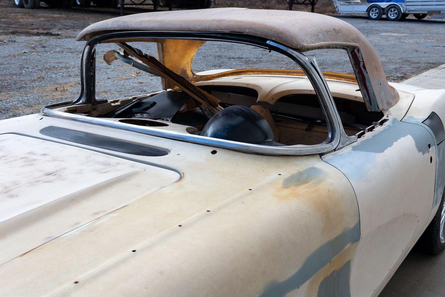 1961 Chevrolet Corvette 14