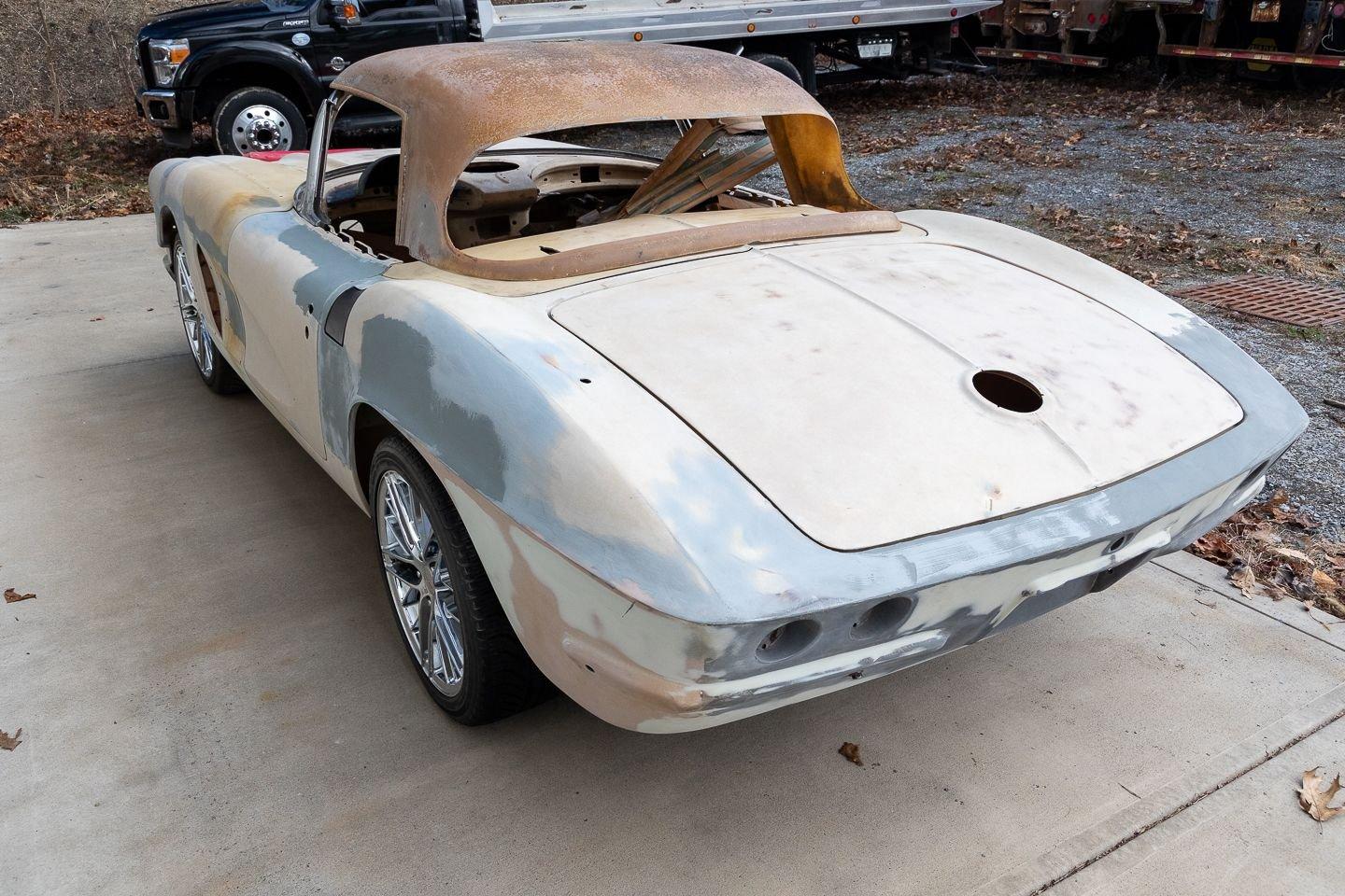 1961 Chevrolet Corvette 43