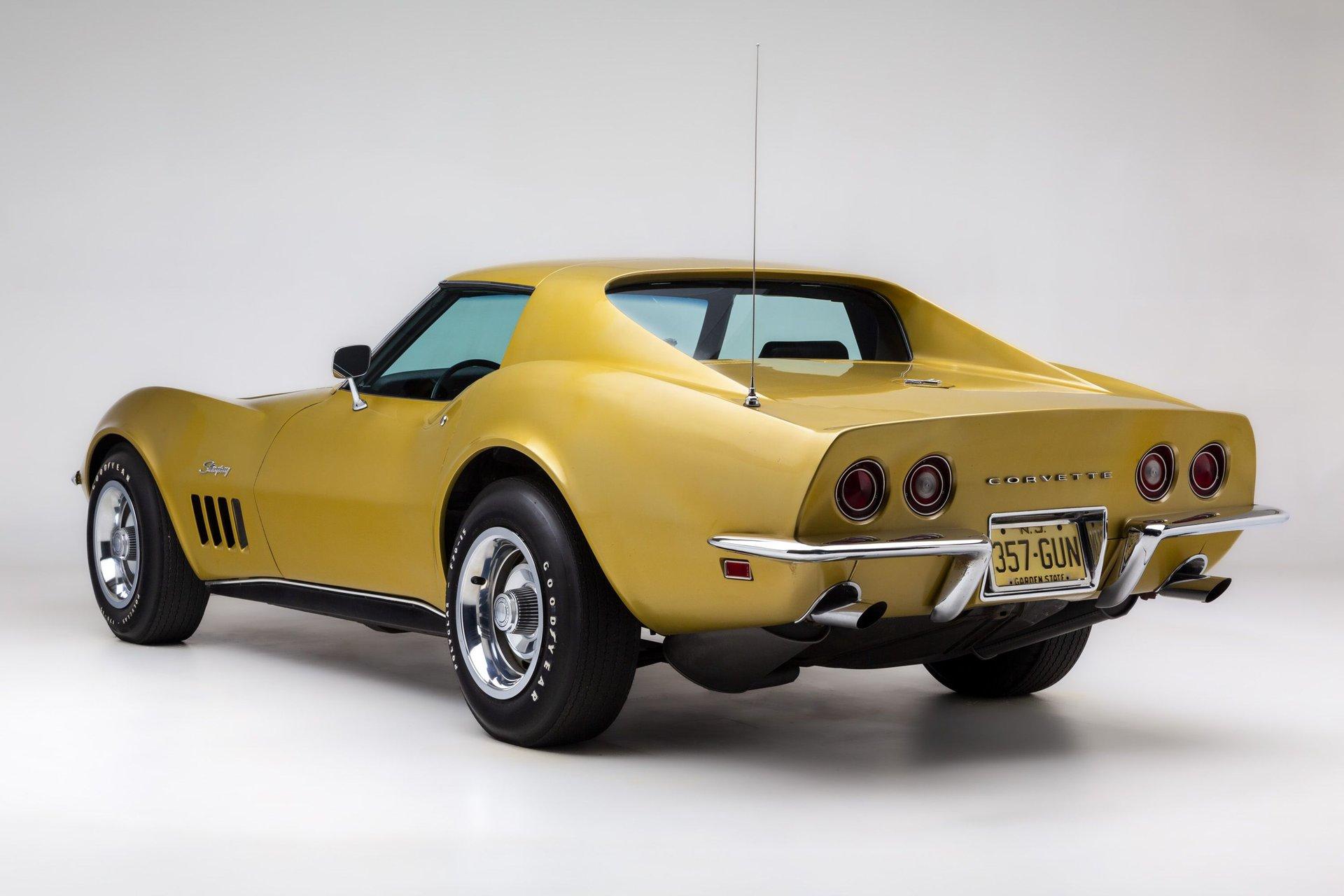 1969 Chevrolet Corvette 11