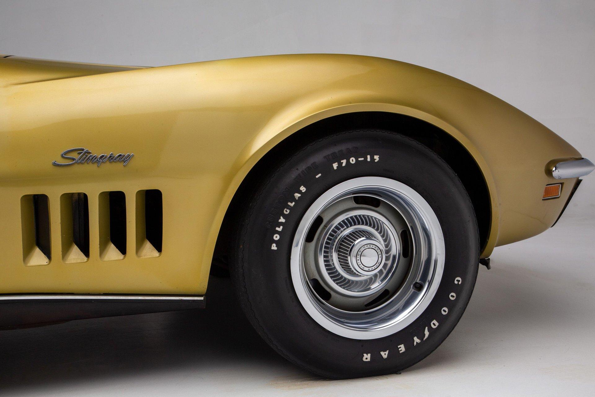 1969 Chevrolet Corvette 17