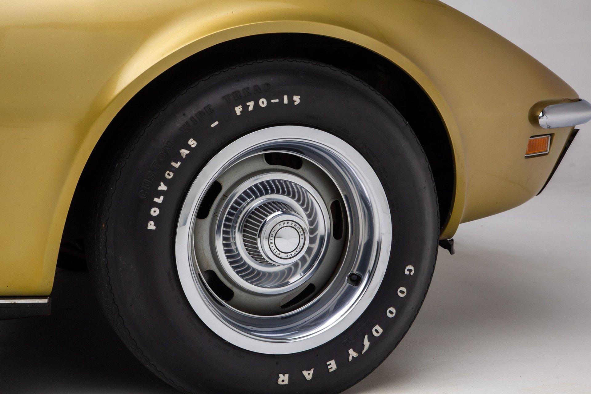 1969 Chevrolet Corvette 19
