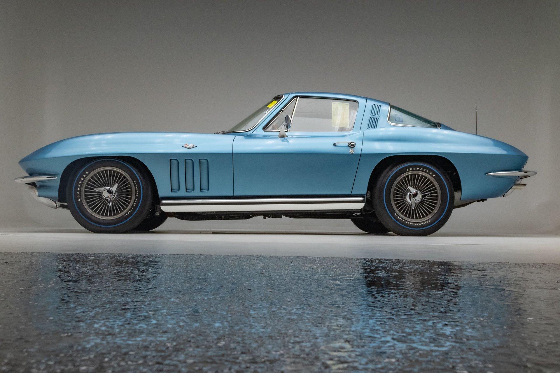 1965 Chevrolet Corvette 14