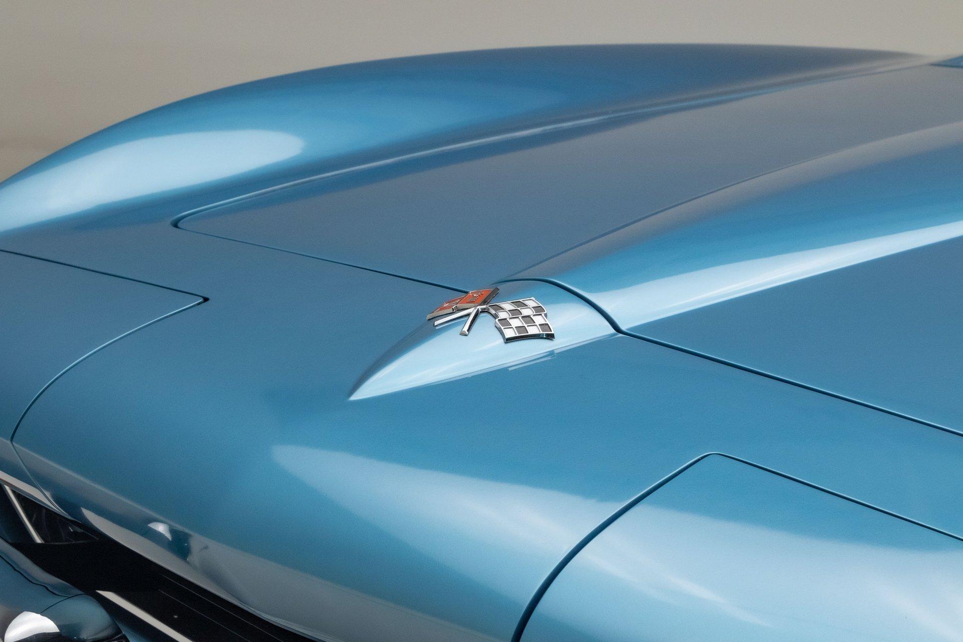1965 Chevrolet Corvette 24