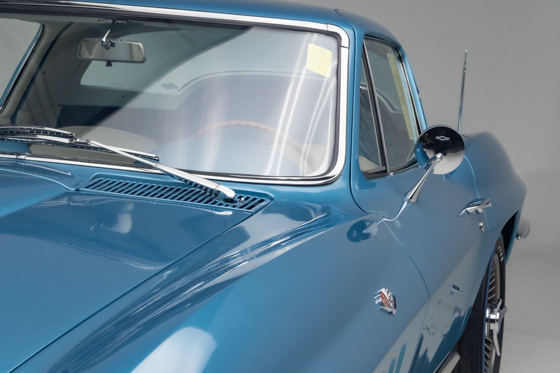 1965 Chevrolet Corvette 25