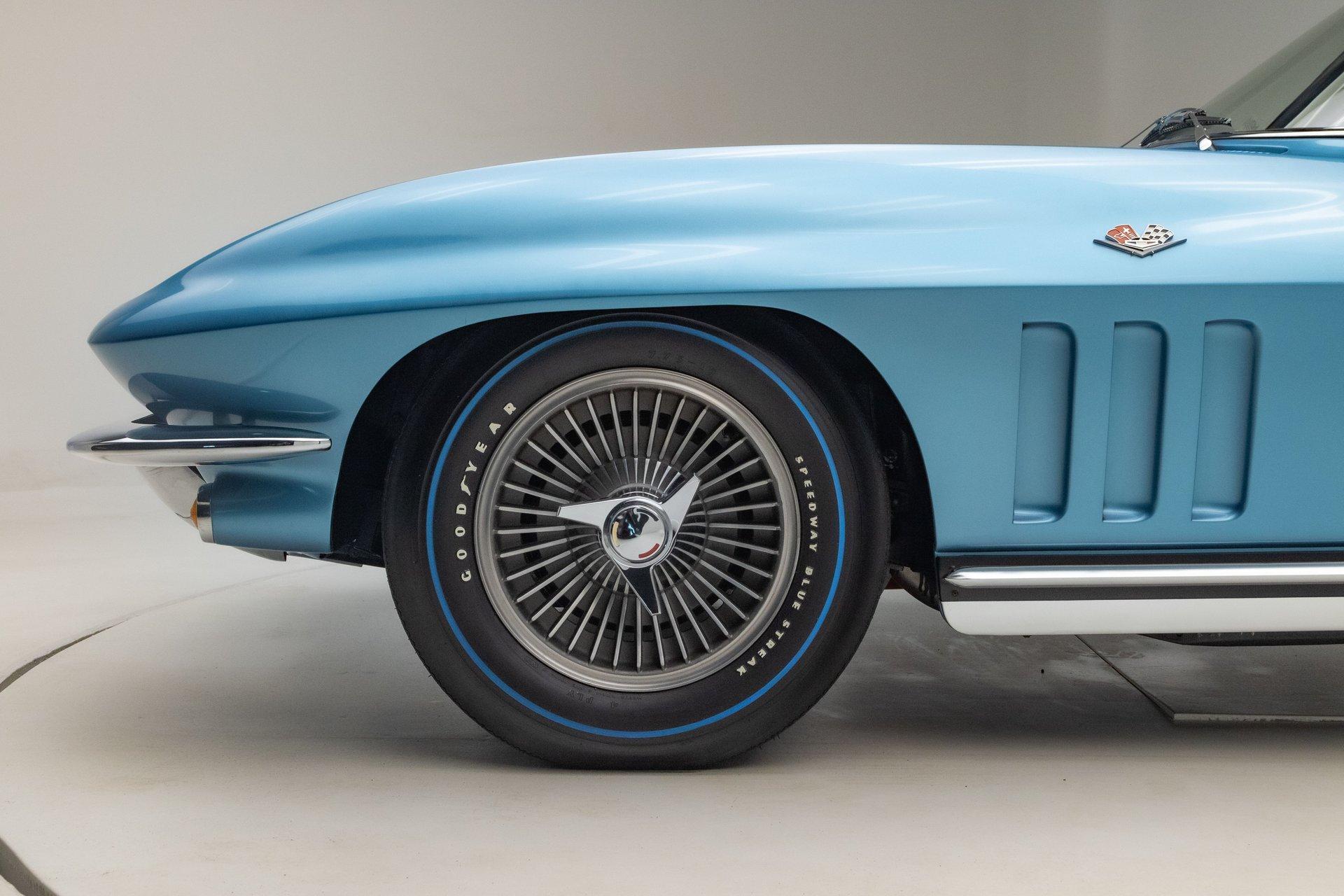1965 Chevrolet Corvette 28
