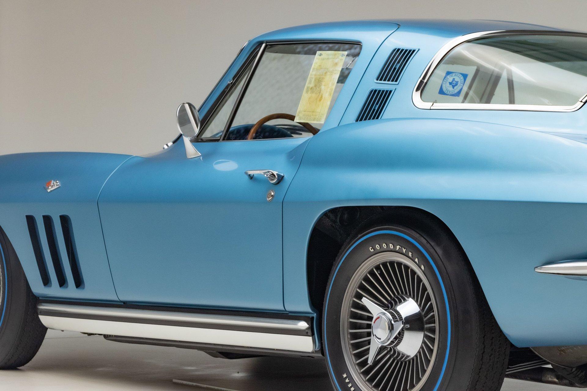1965 Chevrolet Corvette 38