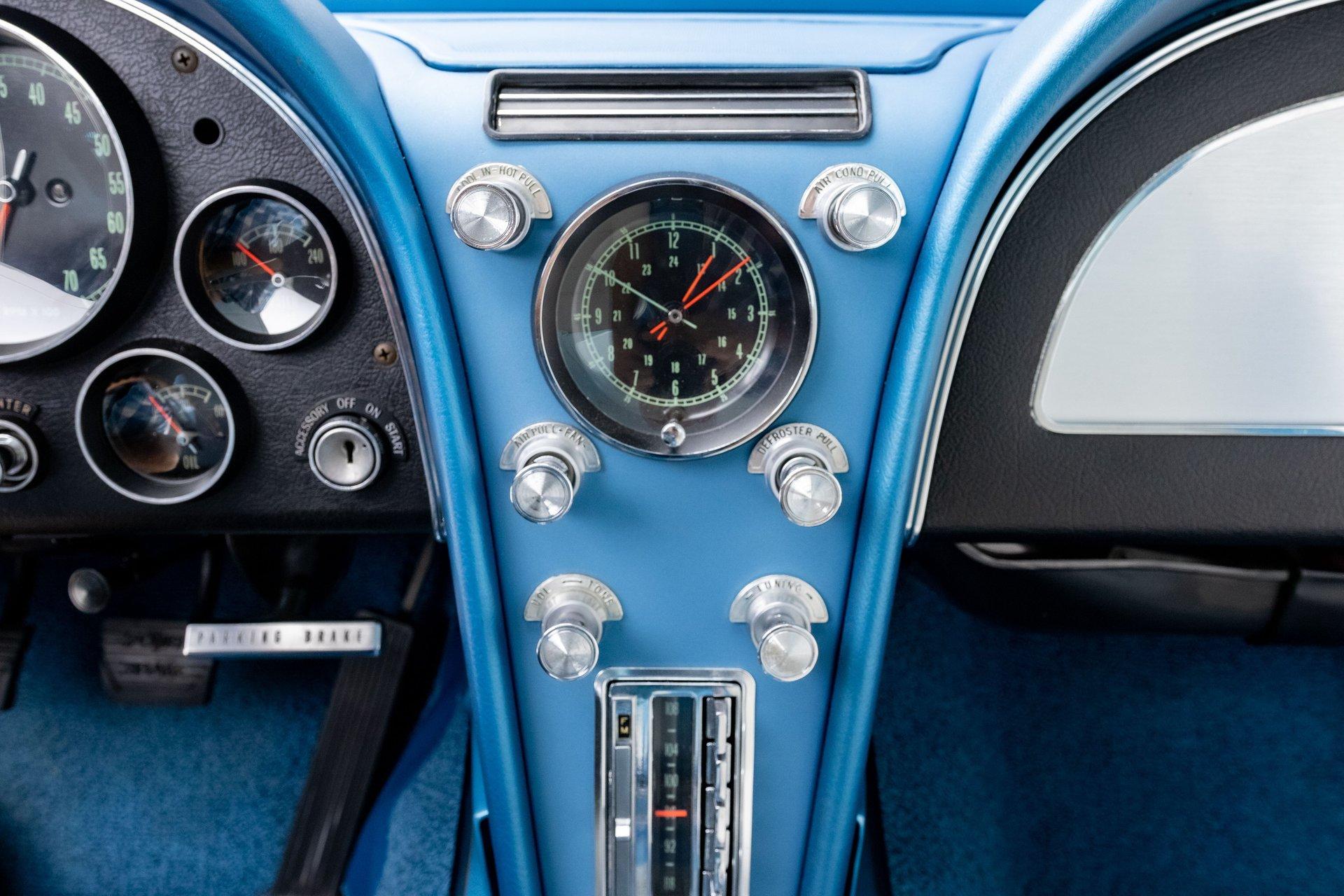 1965 Chevrolet Corvette 73