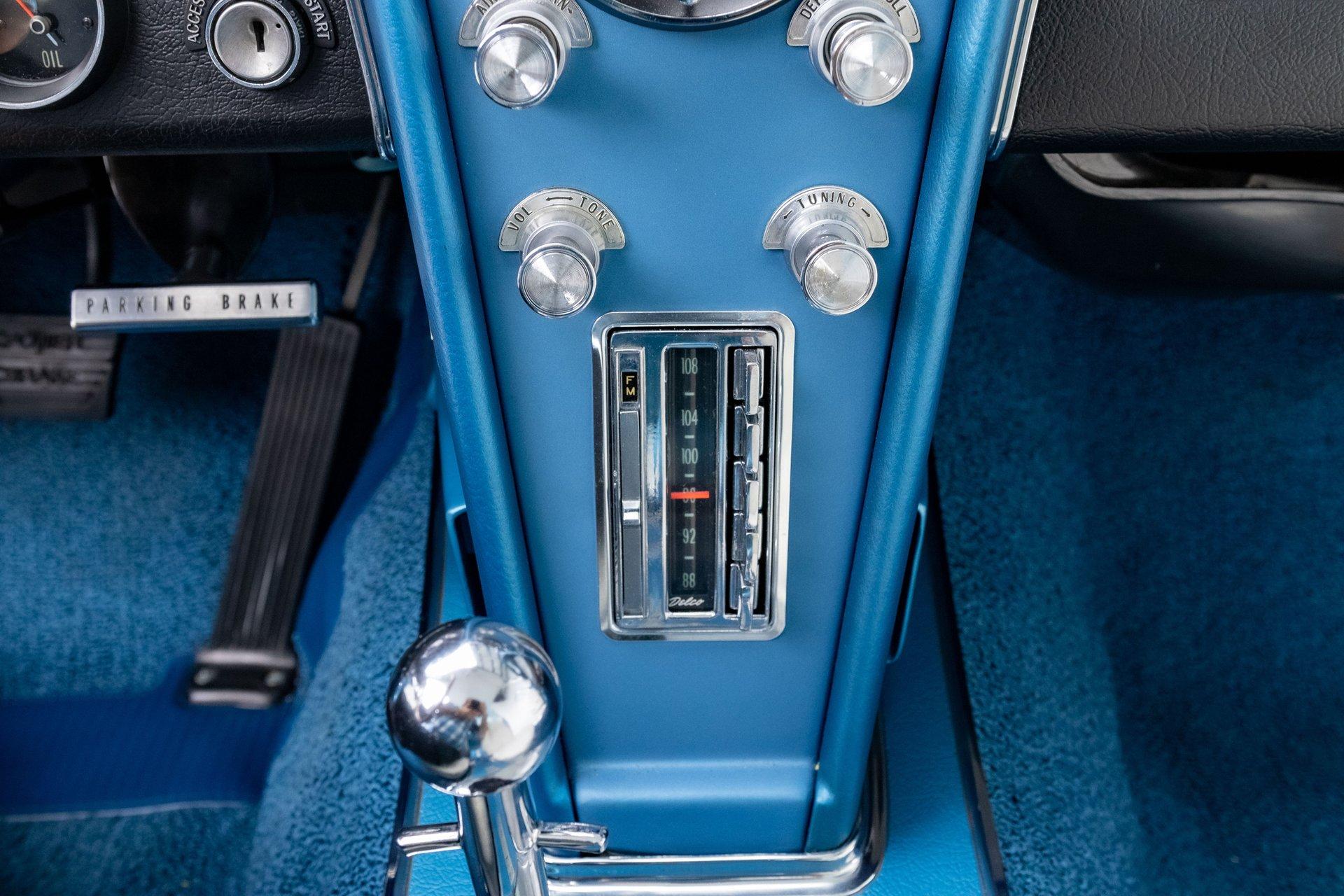 1965 Chevrolet Corvette 74