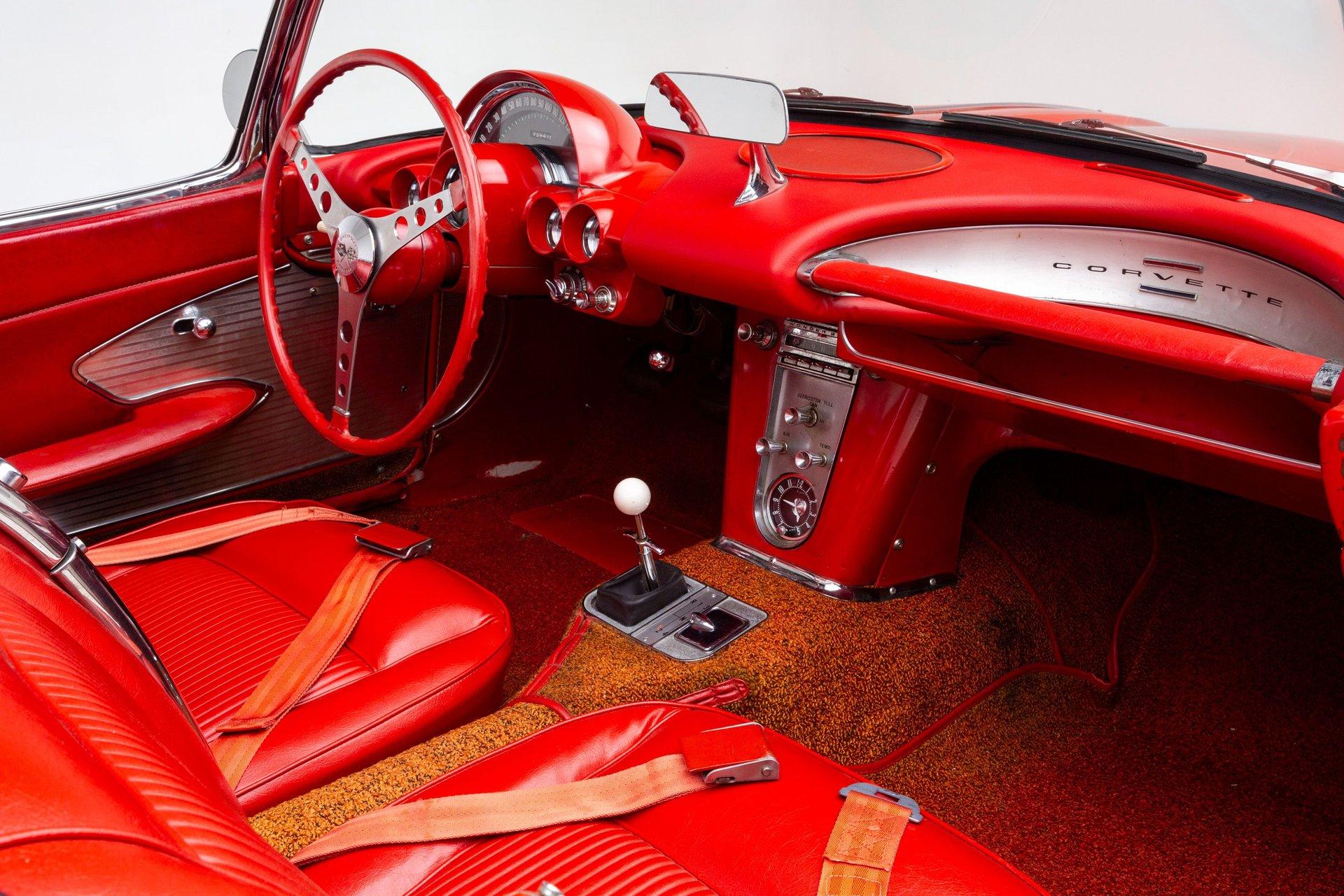 1961 Chevrolet Corvette 11