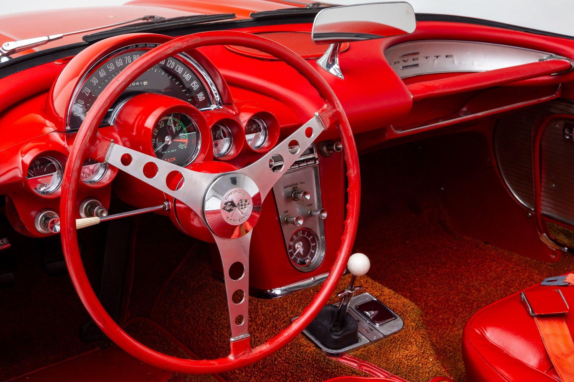 1961 Chevrolet Corvette 24