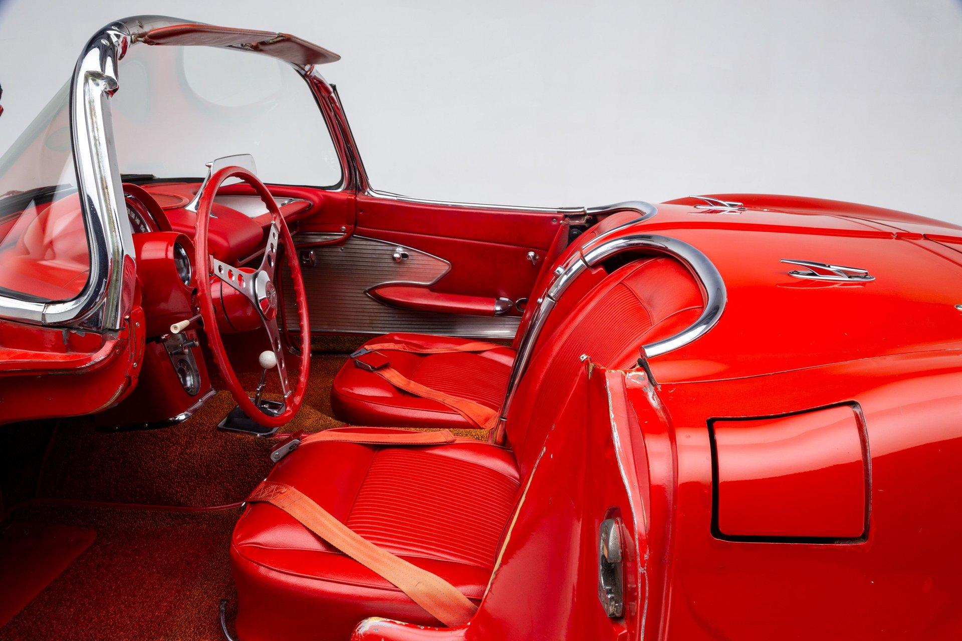 1961 Chevrolet Corvette 25
