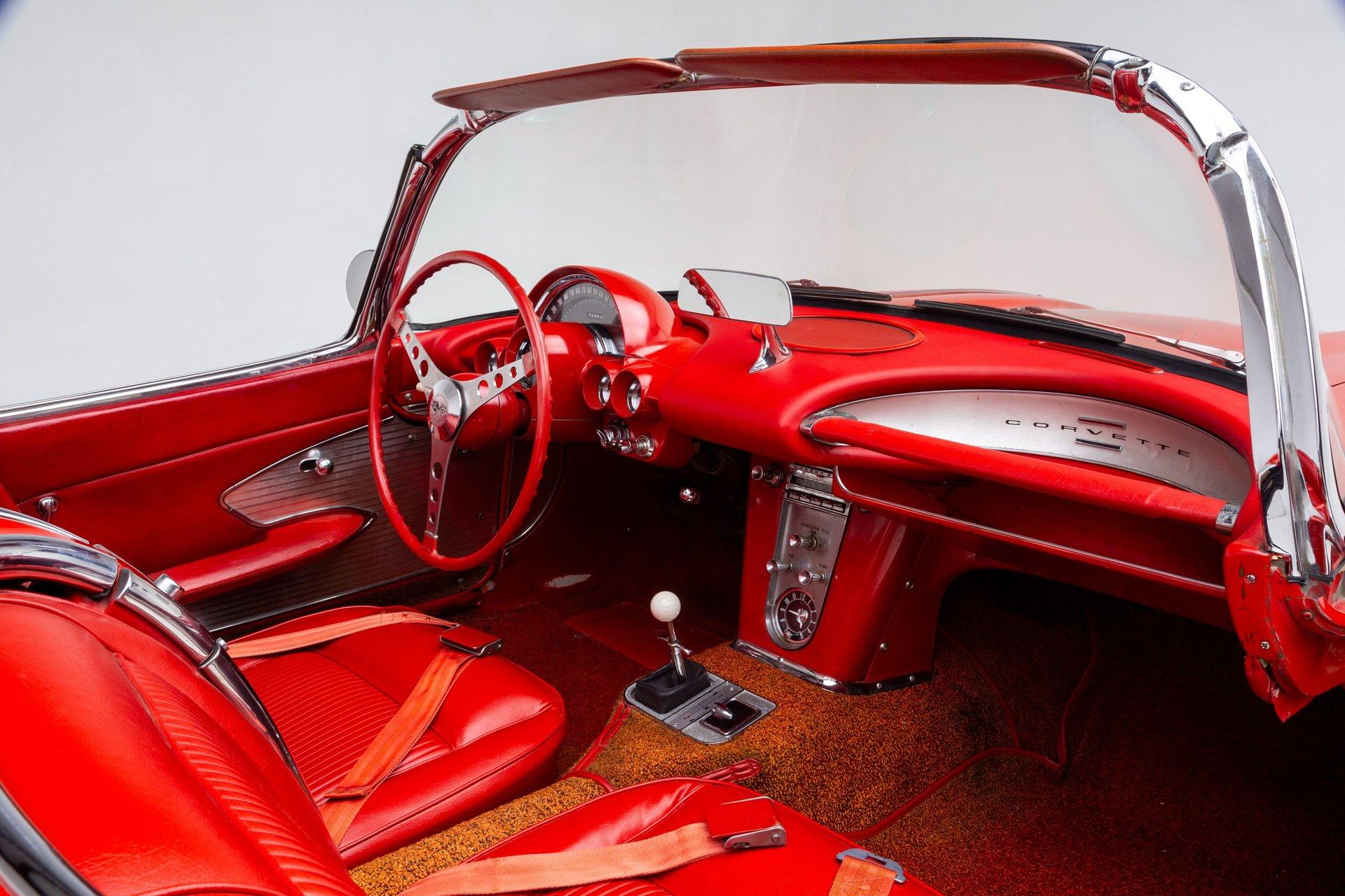 1961 Chevrolet Corvette 26
