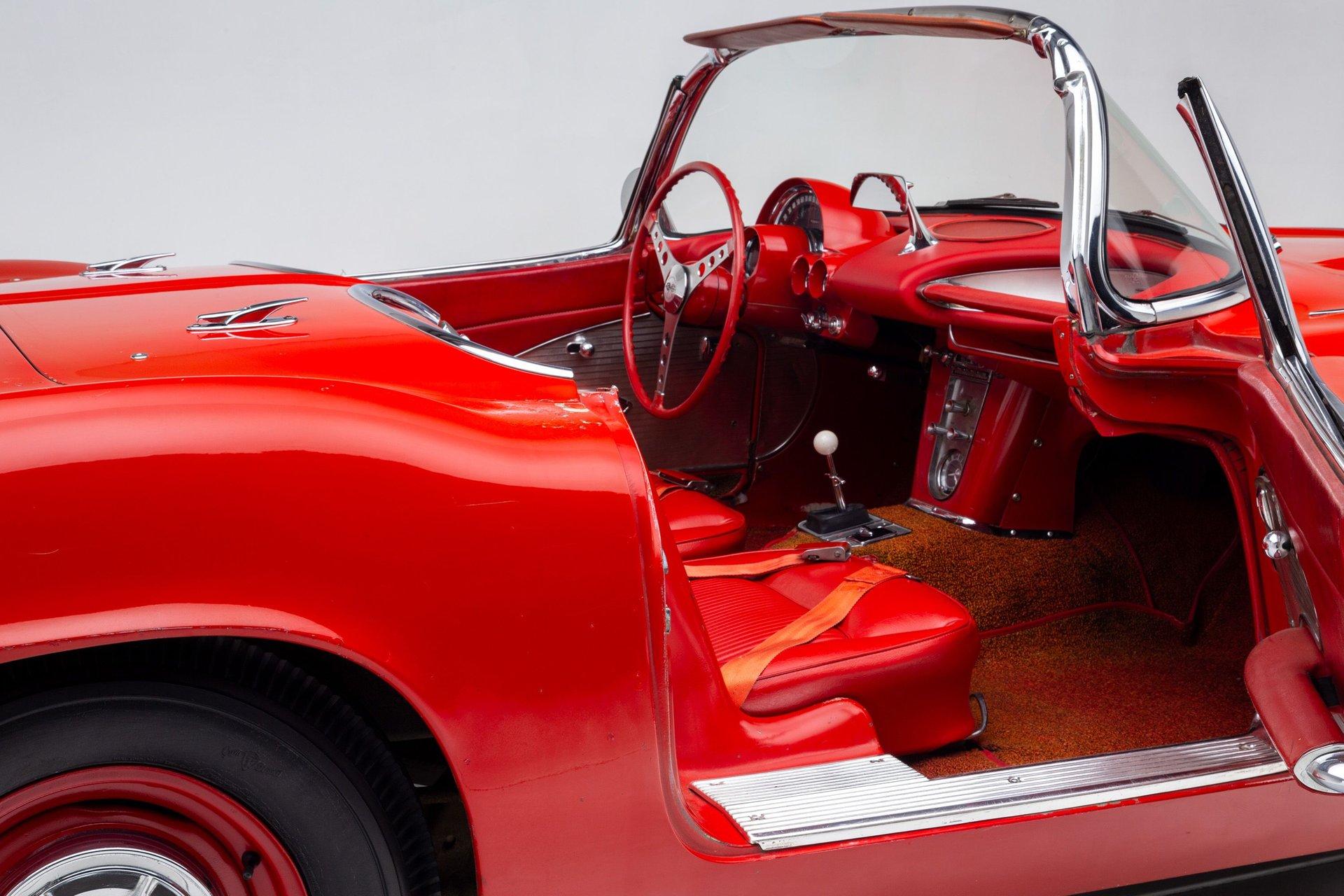 1961 Chevrolet Corvette 29