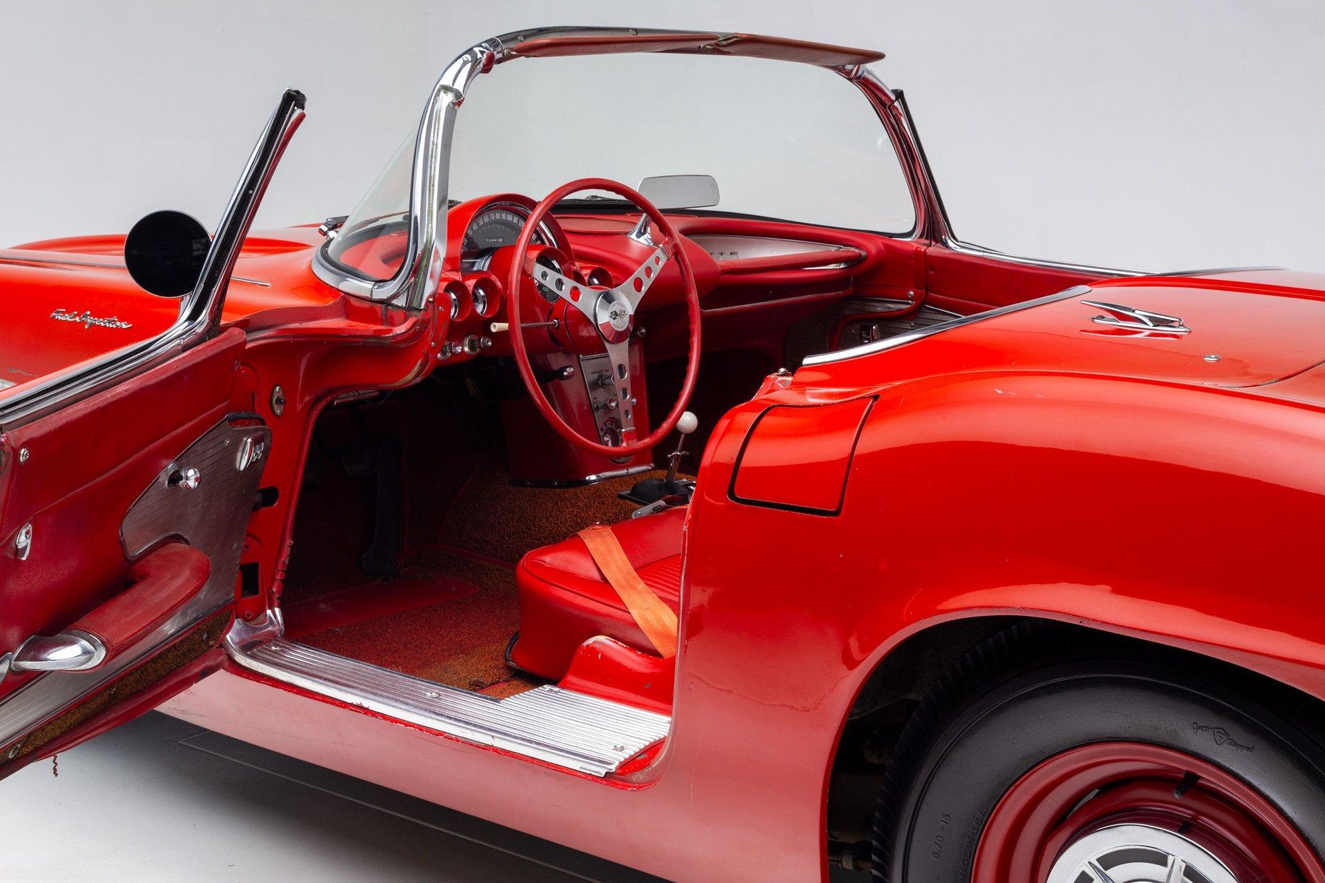 1961 Chevrolet Corvette 31