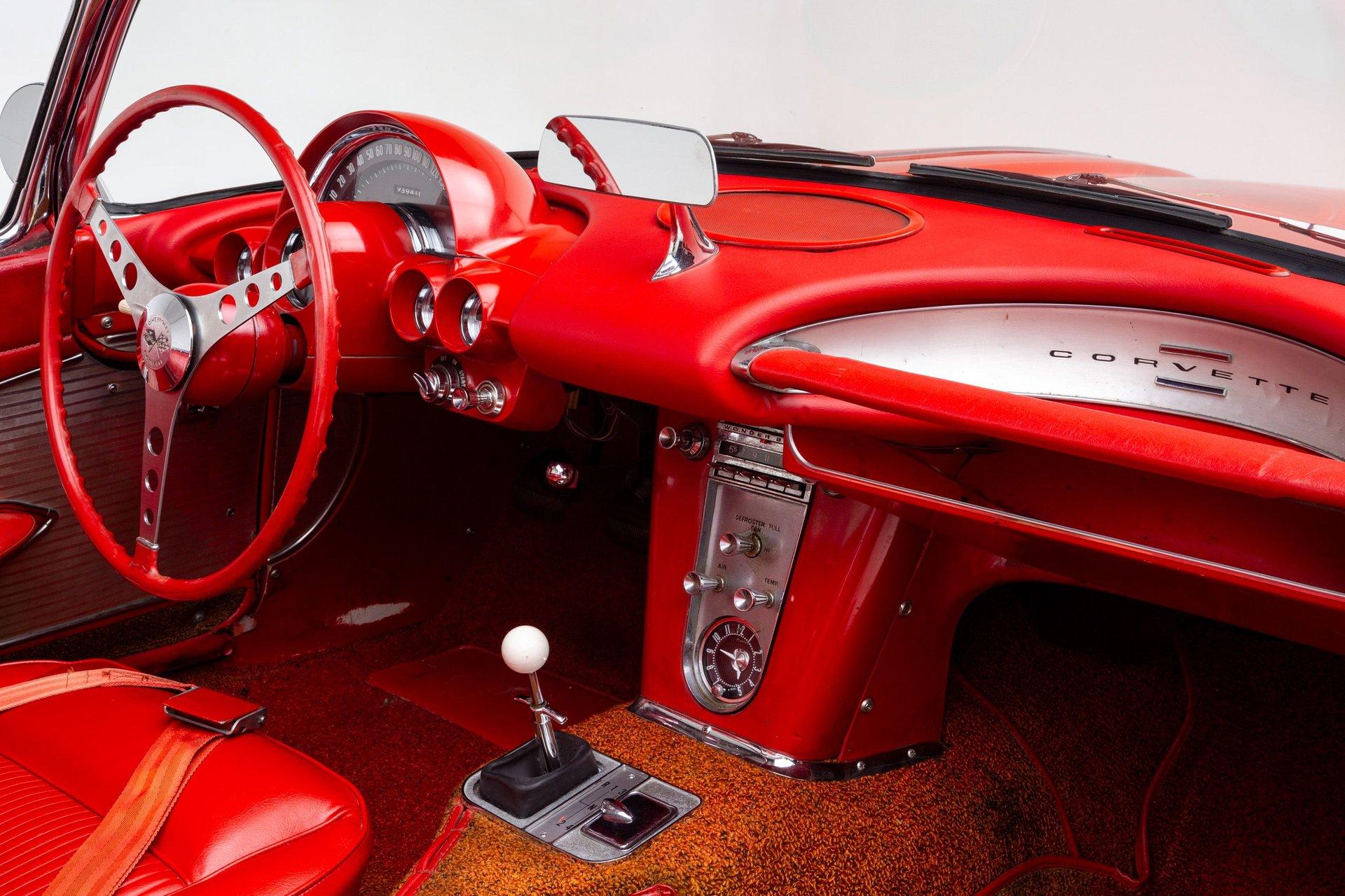 1961 Chevrolet Corvette 32