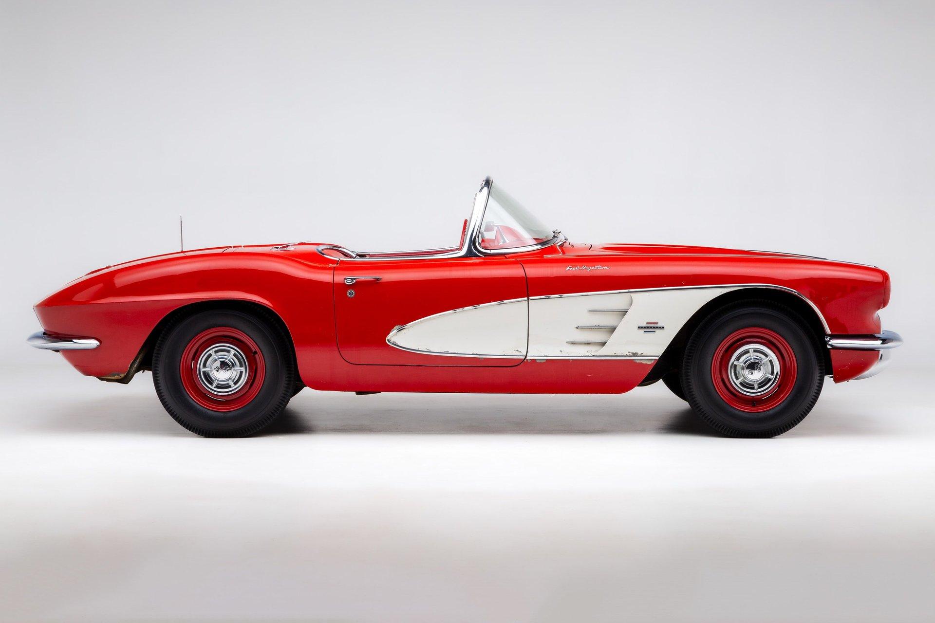 1961 Chevrolet Corvette 33
