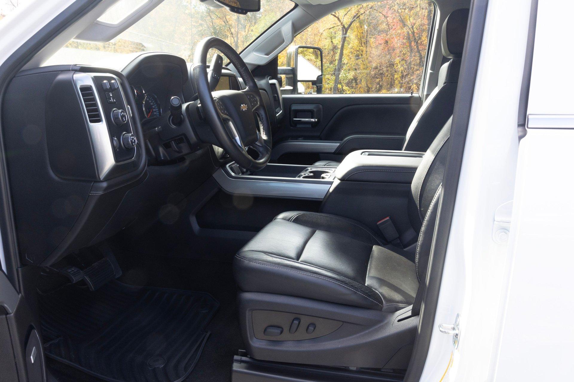 2017 Chevrolet Silverado 2500HD 40