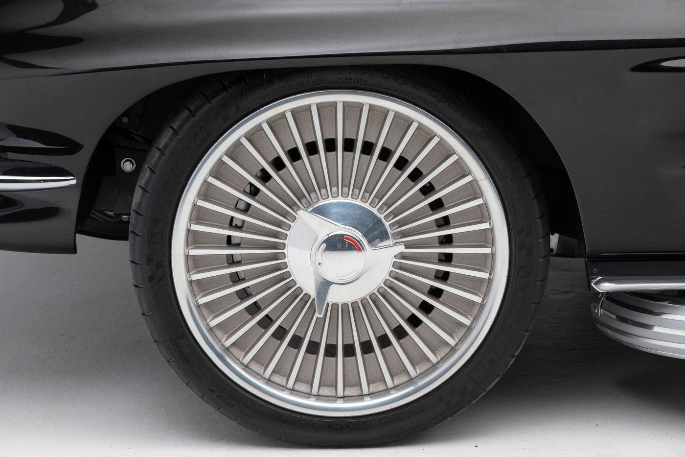 1963 Chevrolet Corvette 27