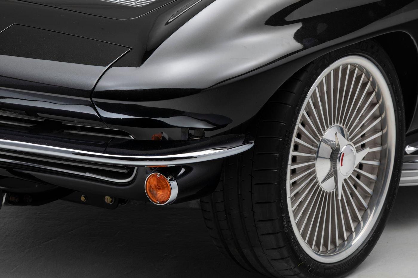 1963 Chevrolet Corvette 32