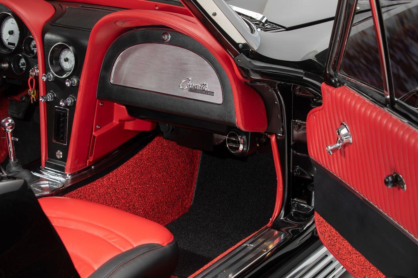1963 Chevrolet Corvette 43