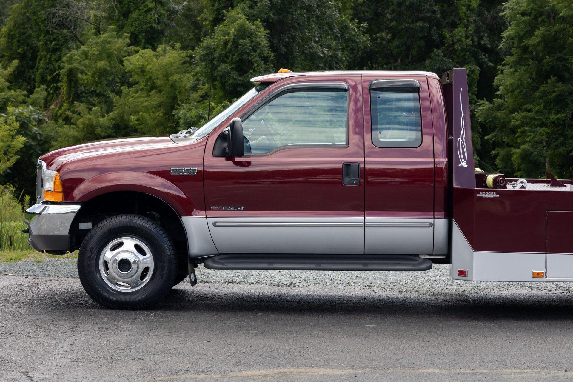 1999 Ford Super Duty F-350 DRW 104
