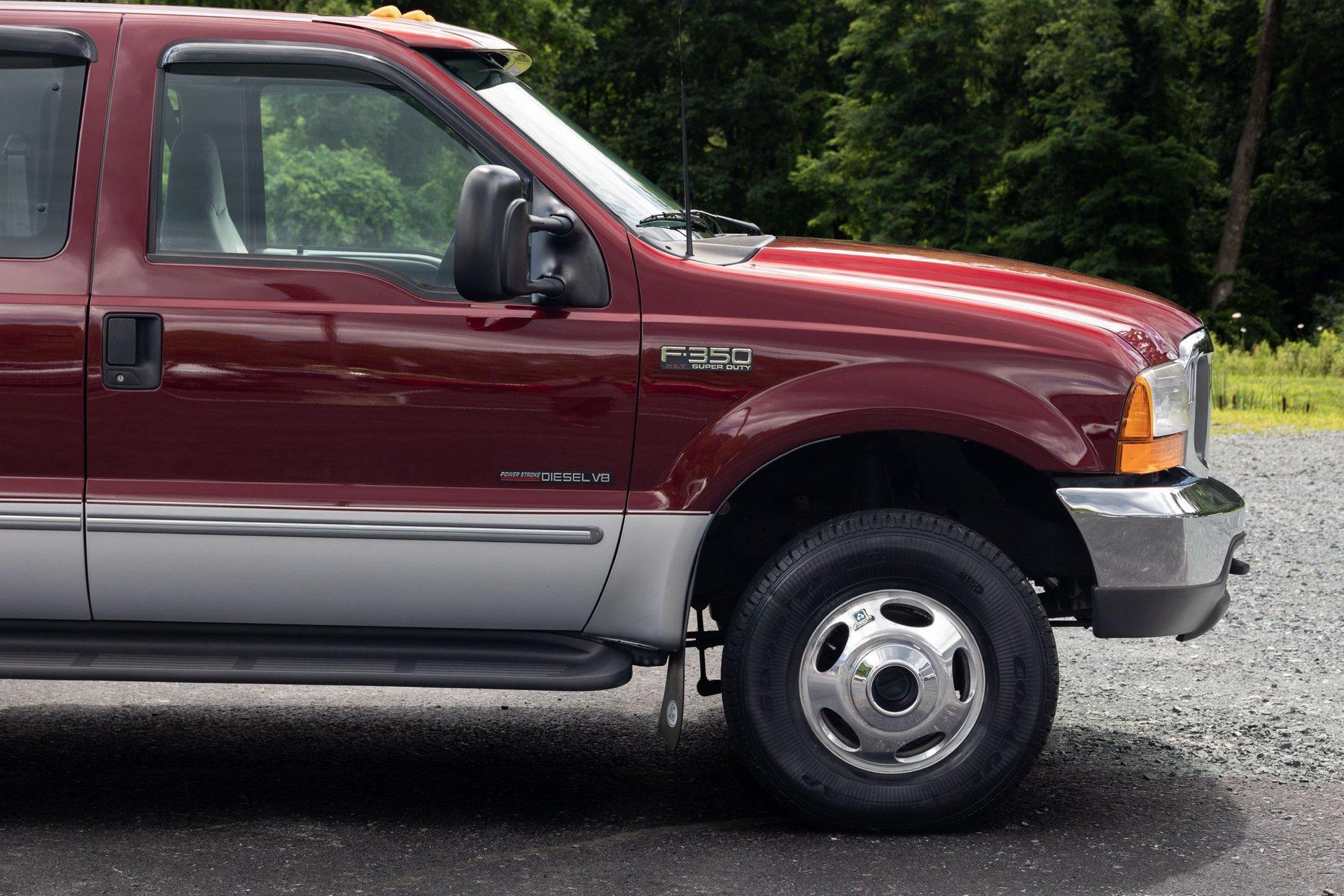 1999 Ford Super Duty F-350 DRW 123