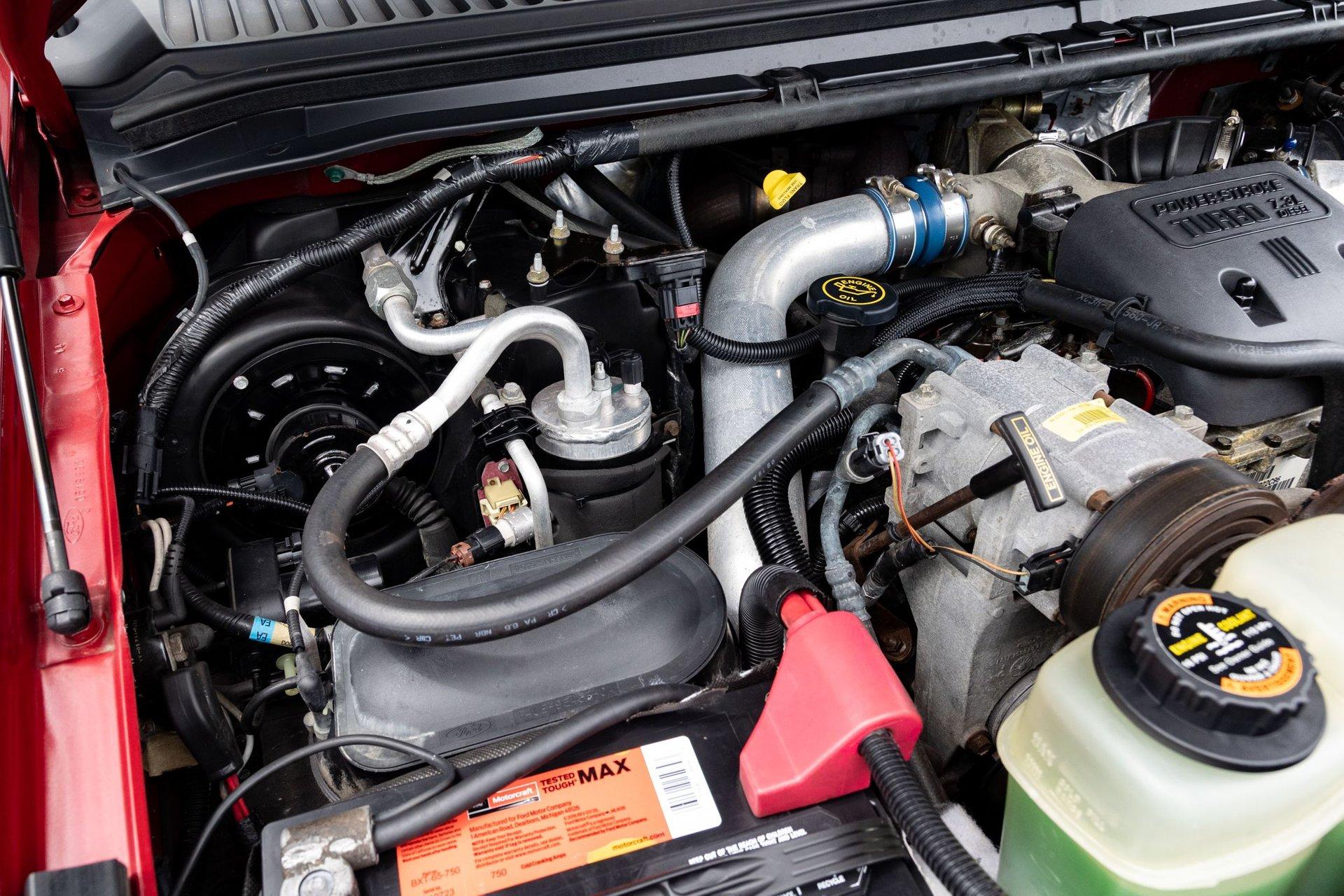 1999 Ford Super Duty F-350 DRW 38