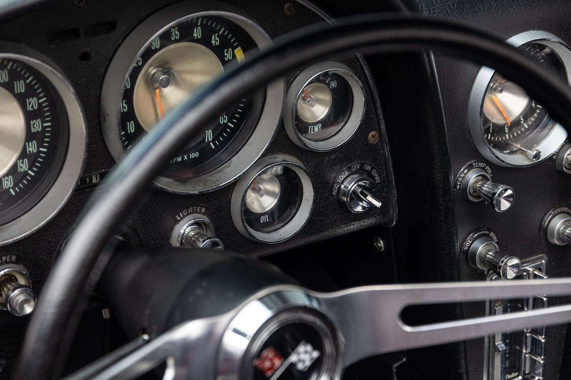 1963 Chevrolet Corvette 81