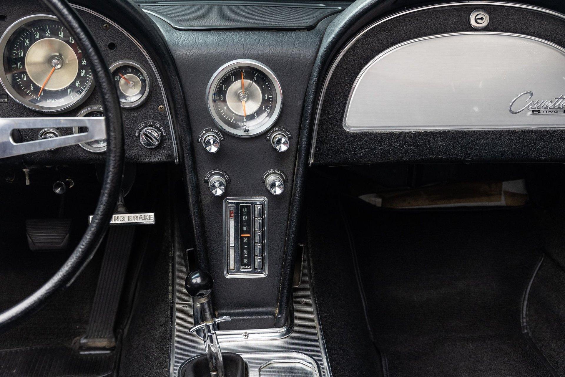 1963 Chevrolet Corvette 84