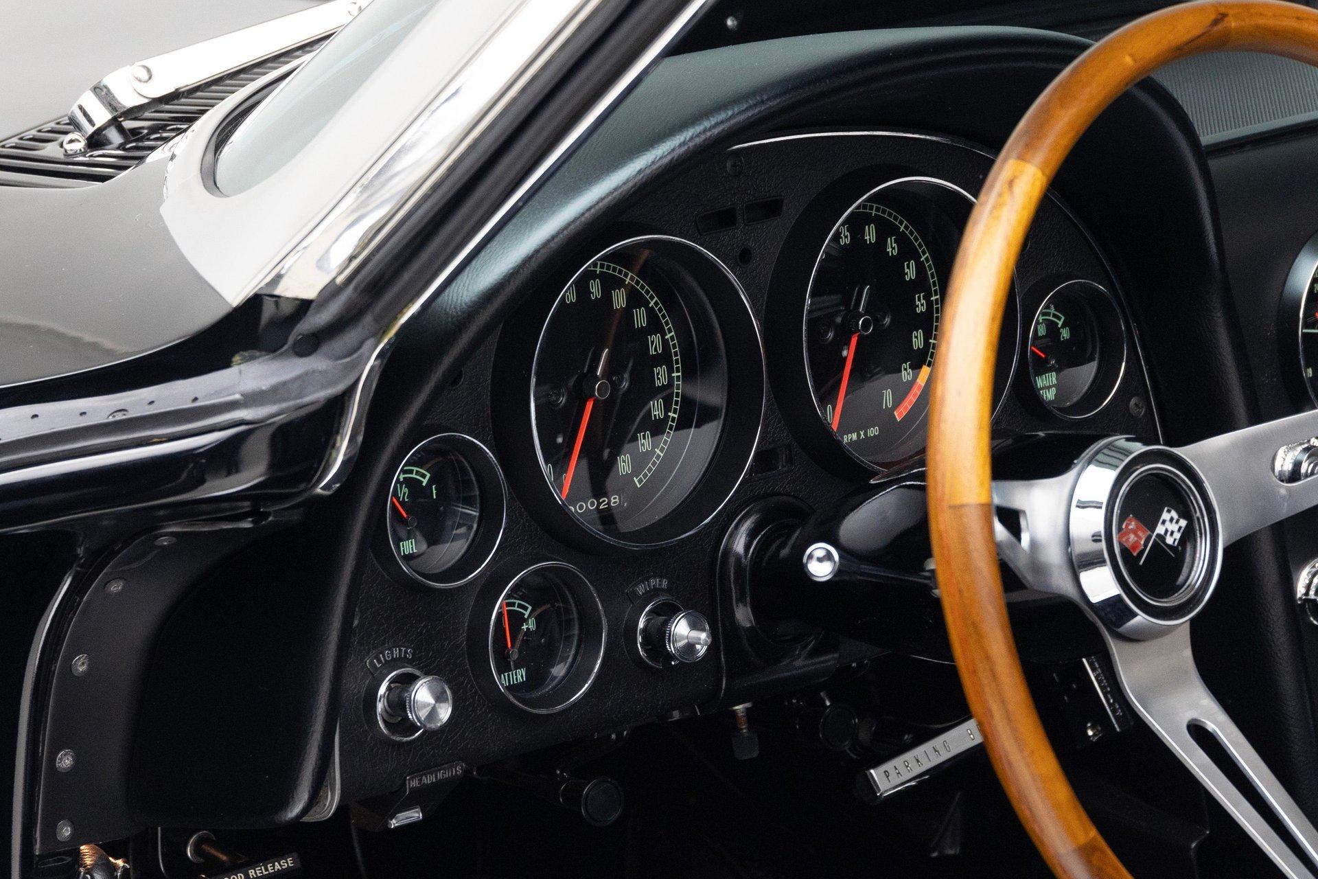1965 Chevrolet Corvette 110