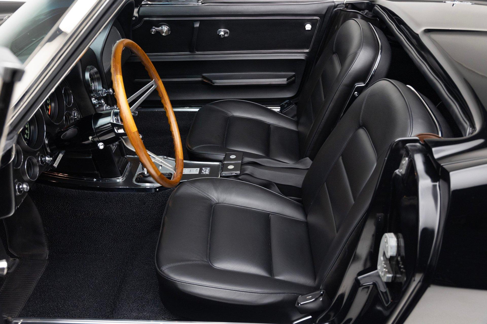 1965 Chevrolet Corvette 124