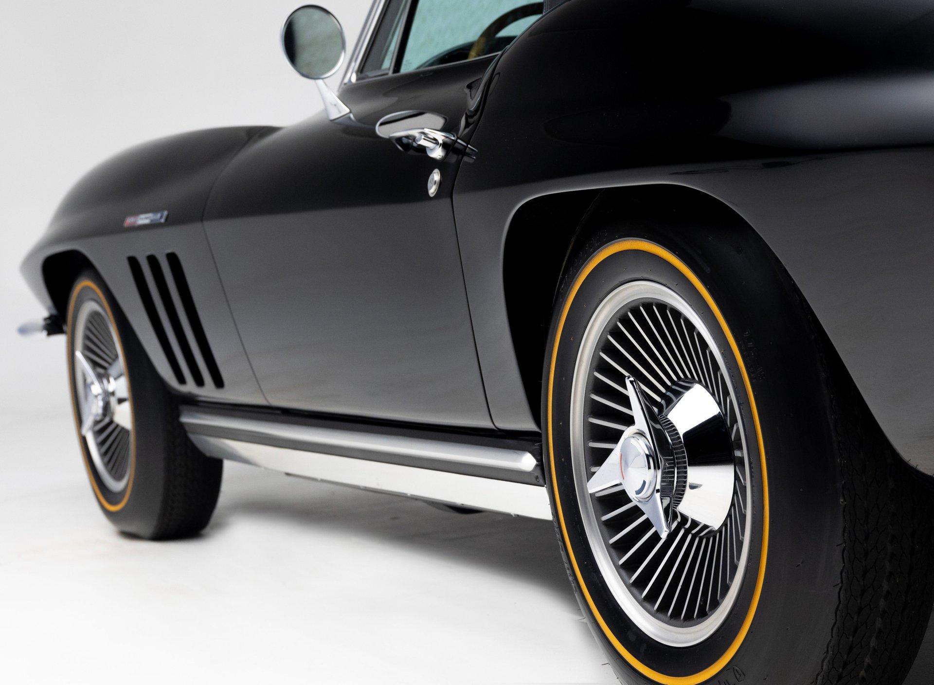 1965 Chevrolet Corvette 29