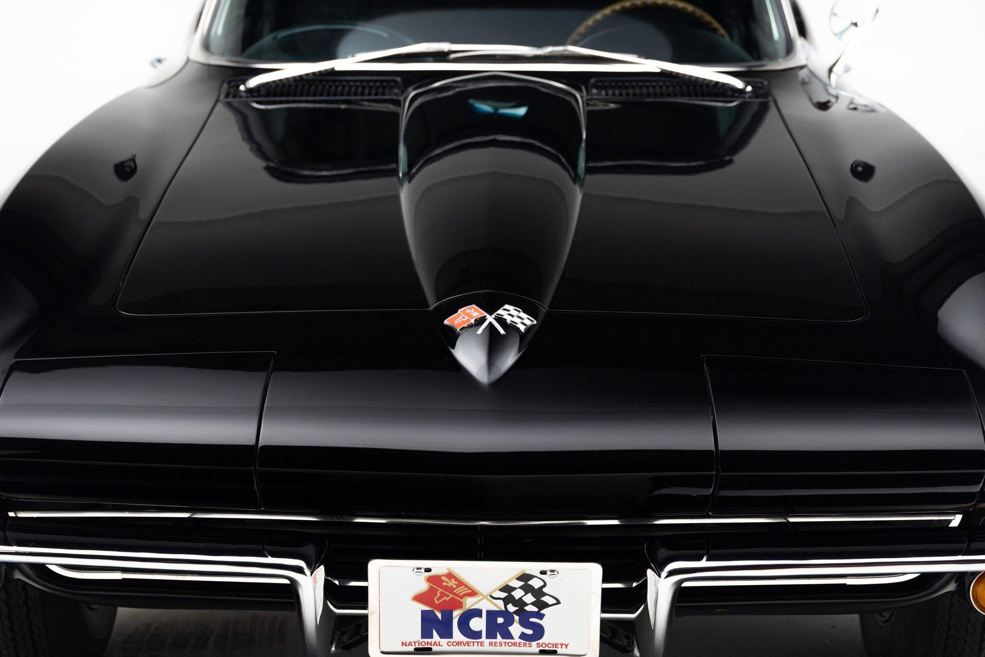 1965 Chevrolet Corvette 32