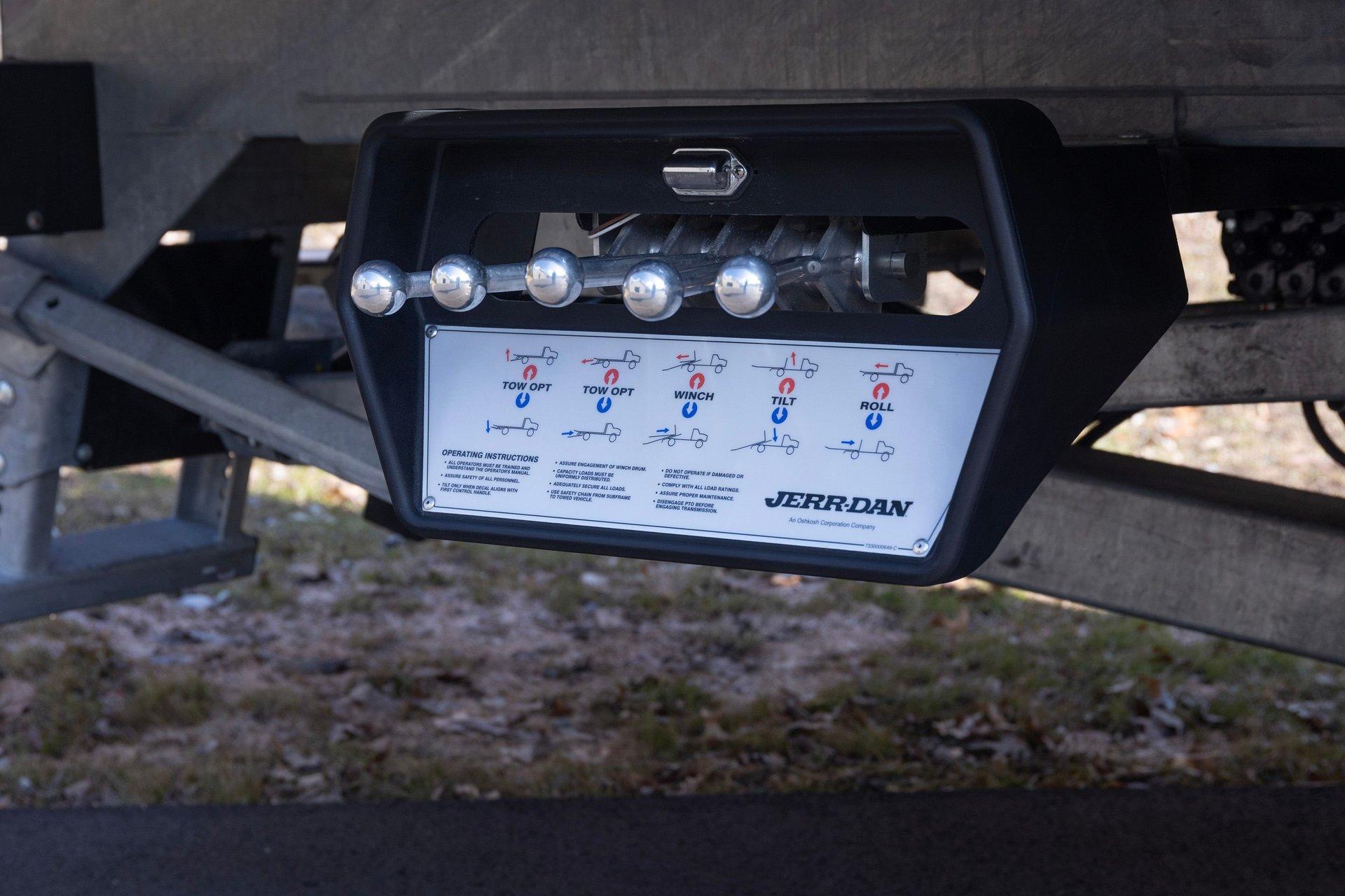 2023 Chevrolet Silverado 6500HD 31
