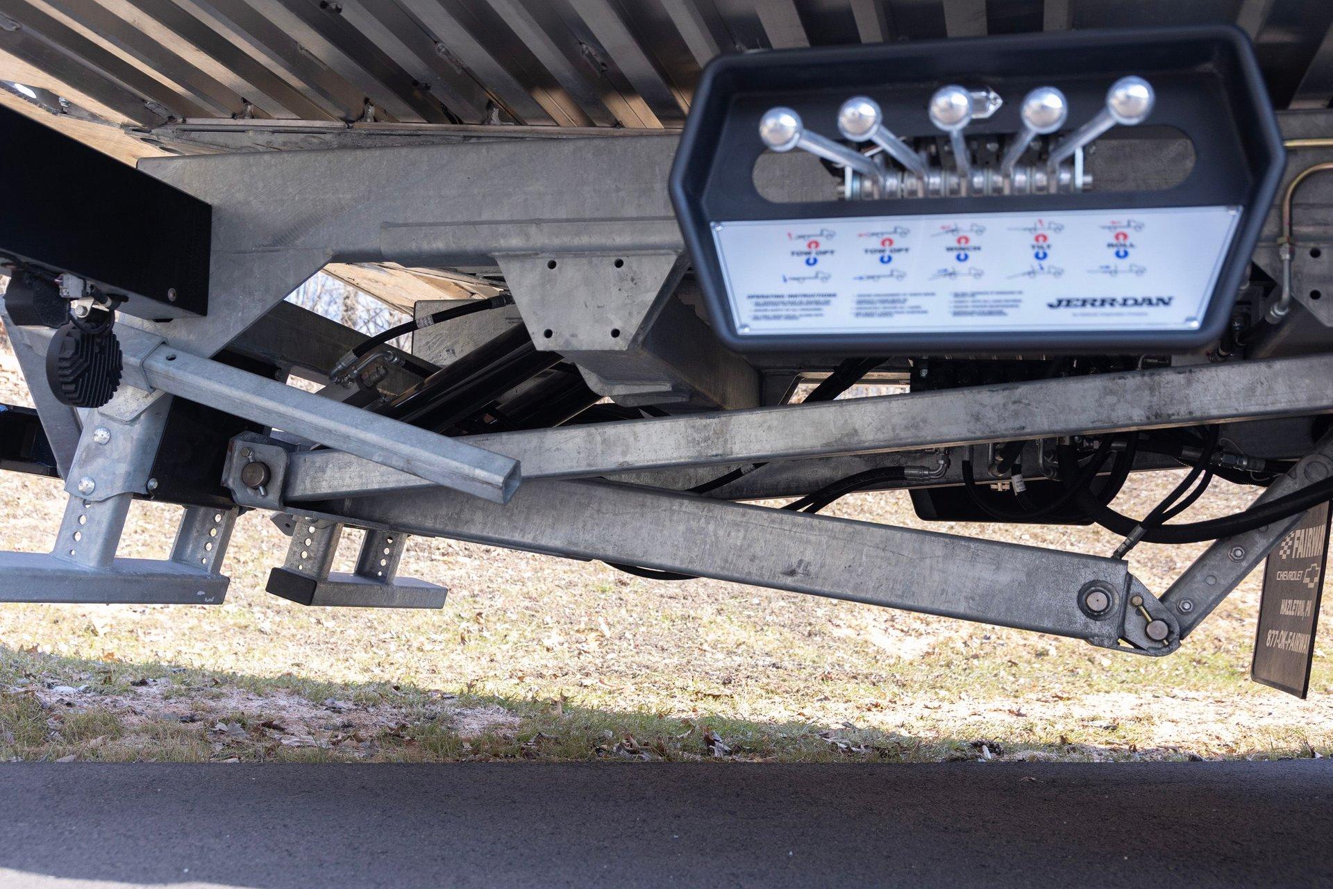 2023 Chevrolet Silverado 6500HD 32
