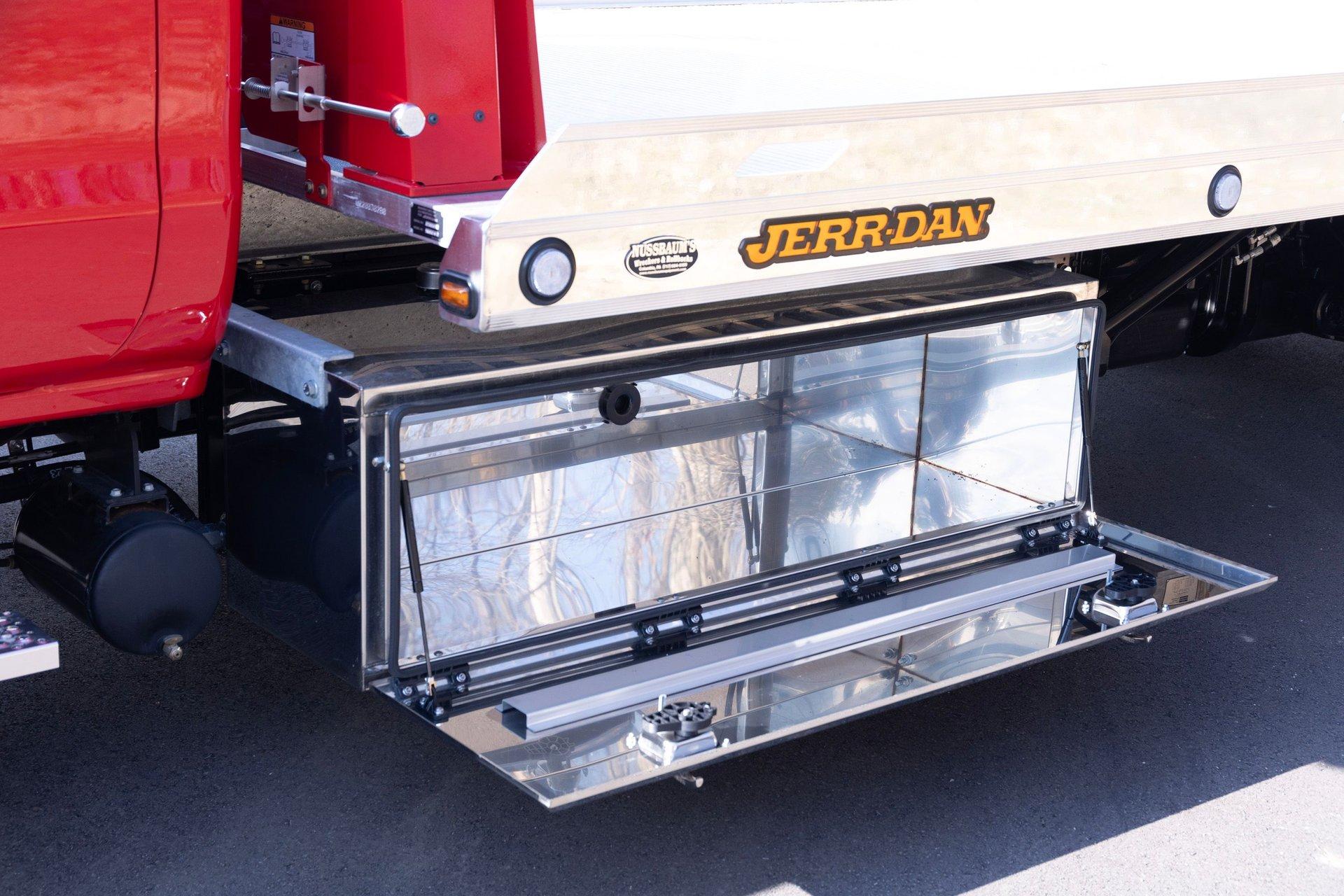 2023 Chevrolet Silverado 6500HD 40