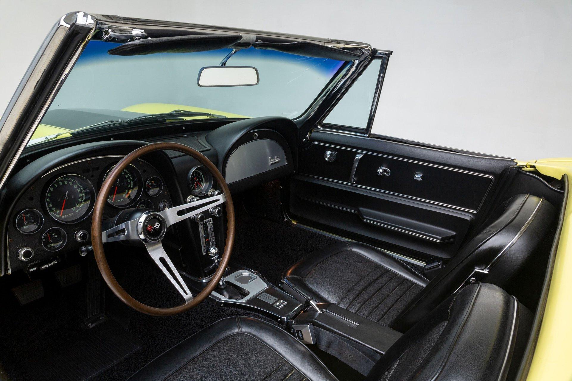 1967 Chevrolet Corvette 36
