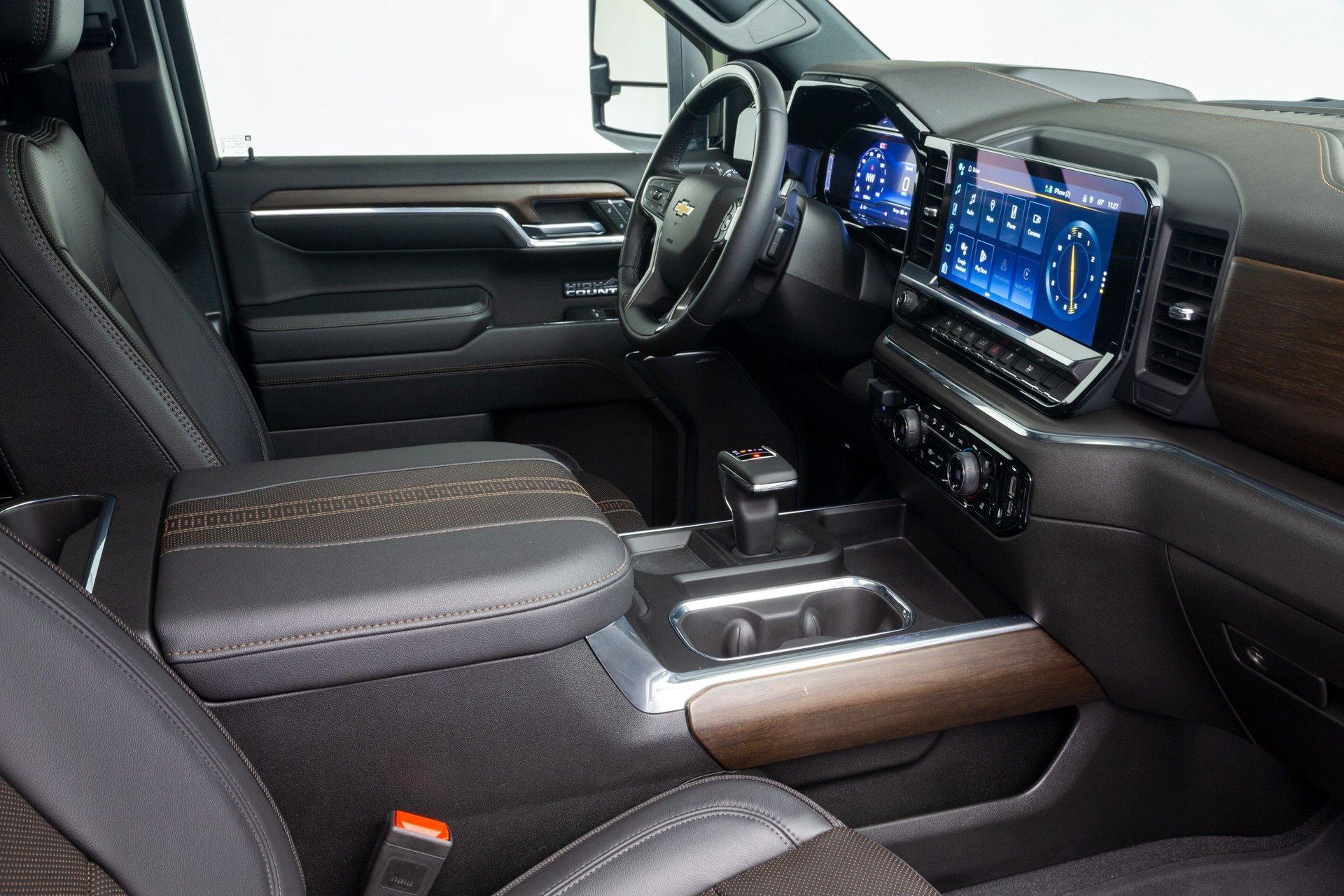 2024 Chevrolet Silverado 33