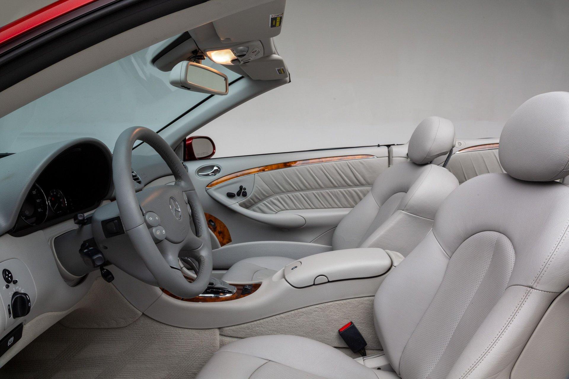 2005 Mercedes-Benz CLK500 12