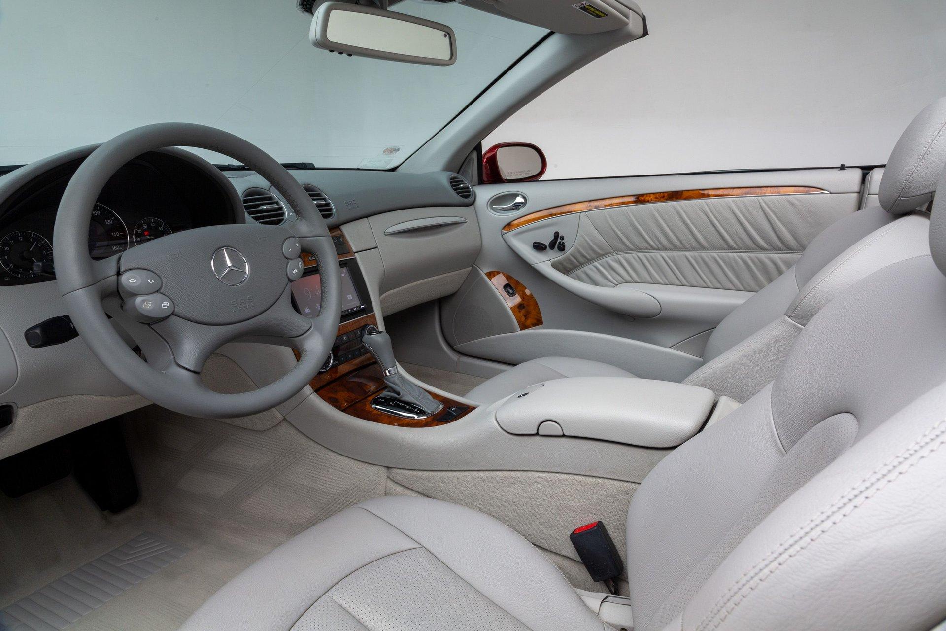 2005 Mercedes-Benz CLK500 26