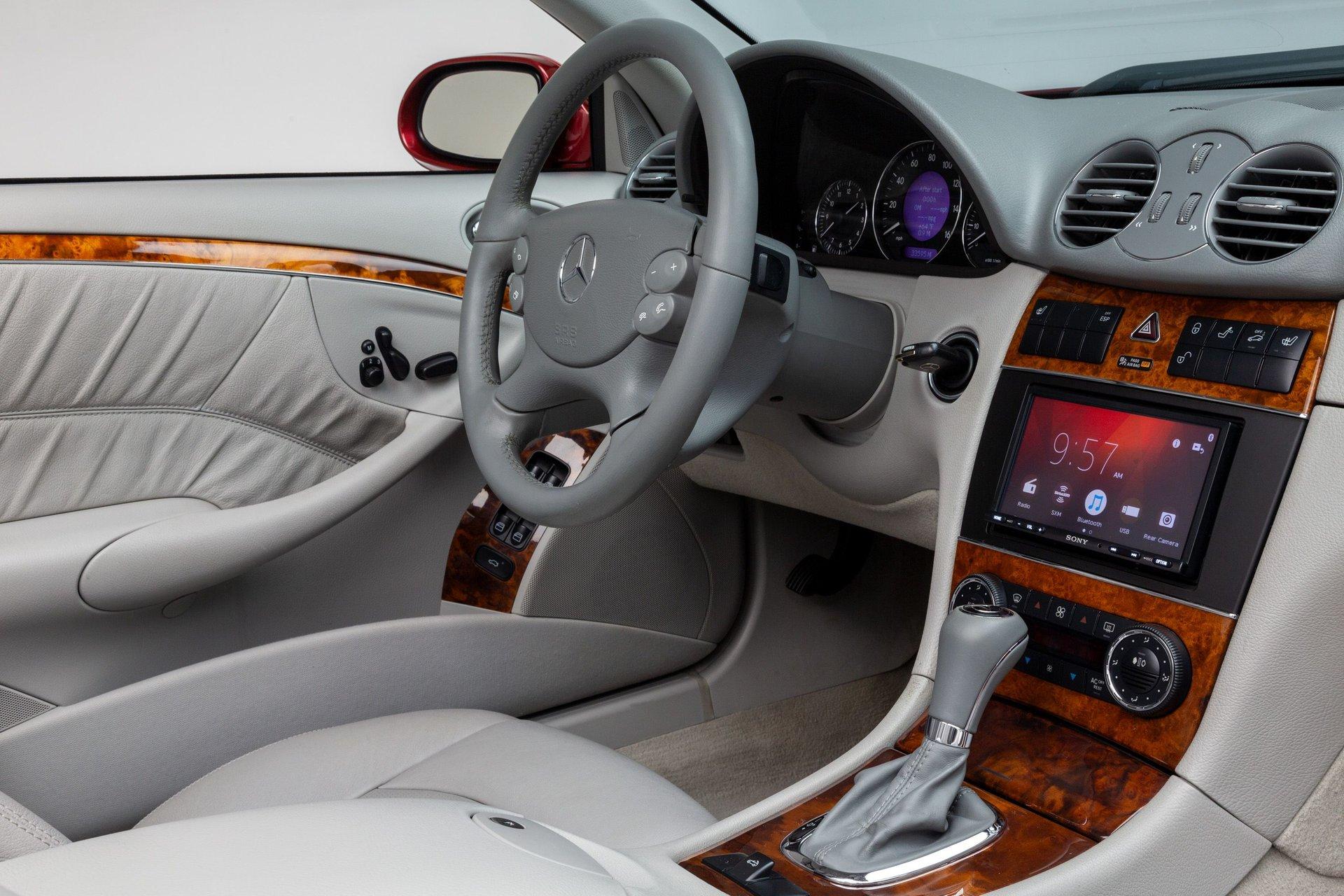 2005 Mercedes-Benz CLK500 37