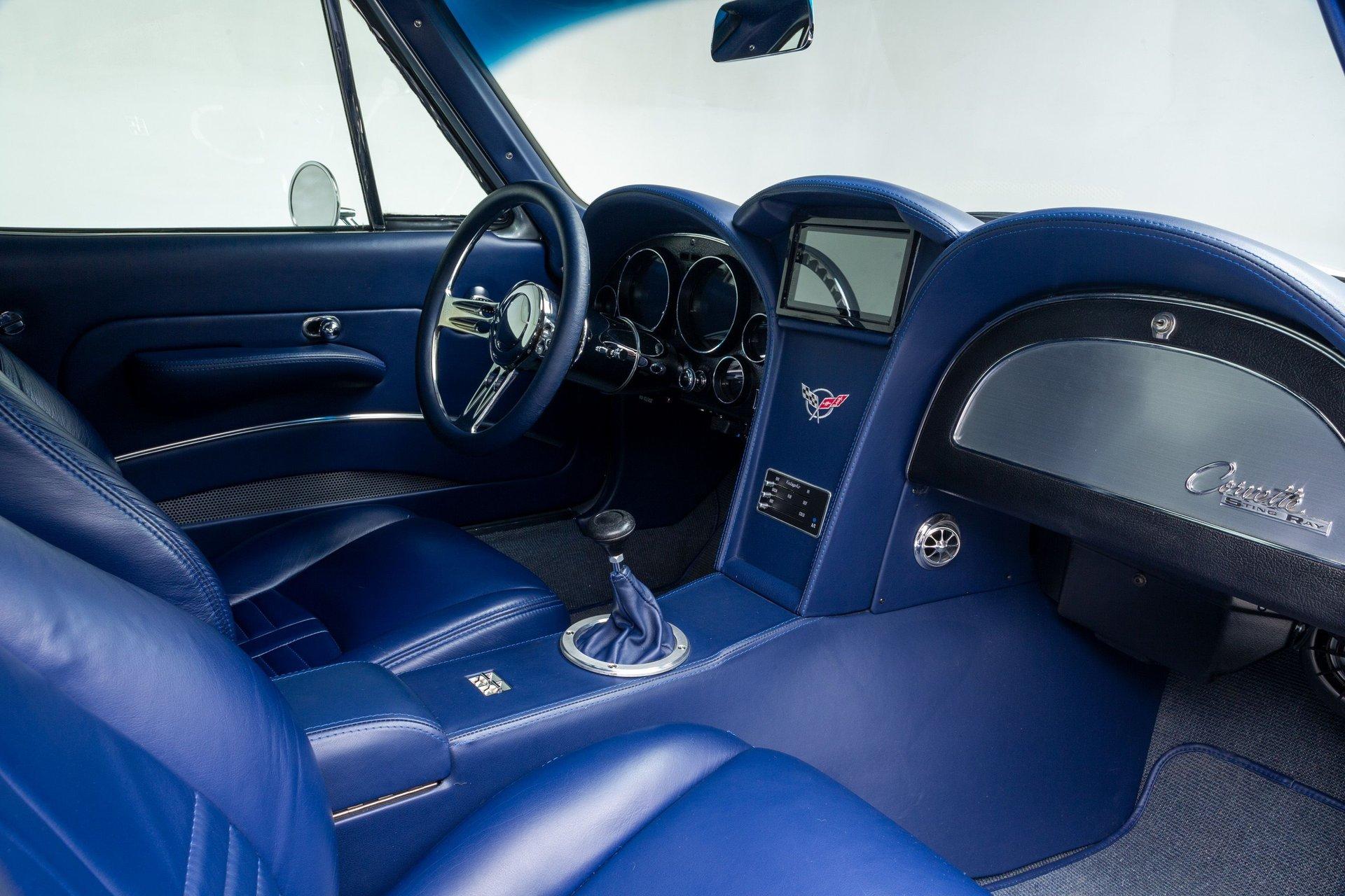 1963 Chevrolet Corvette 12