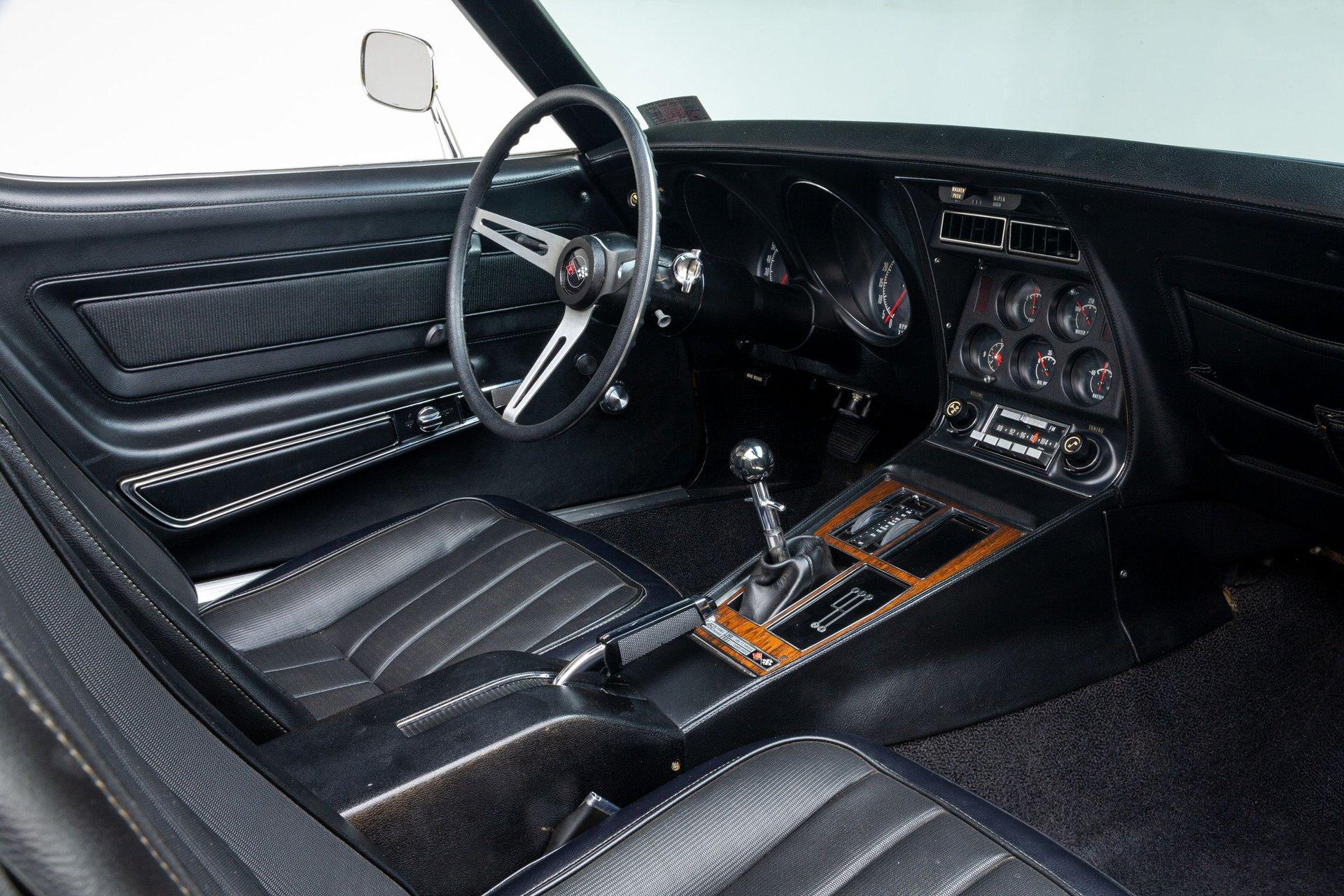1972 Chevrolet Corvette 24