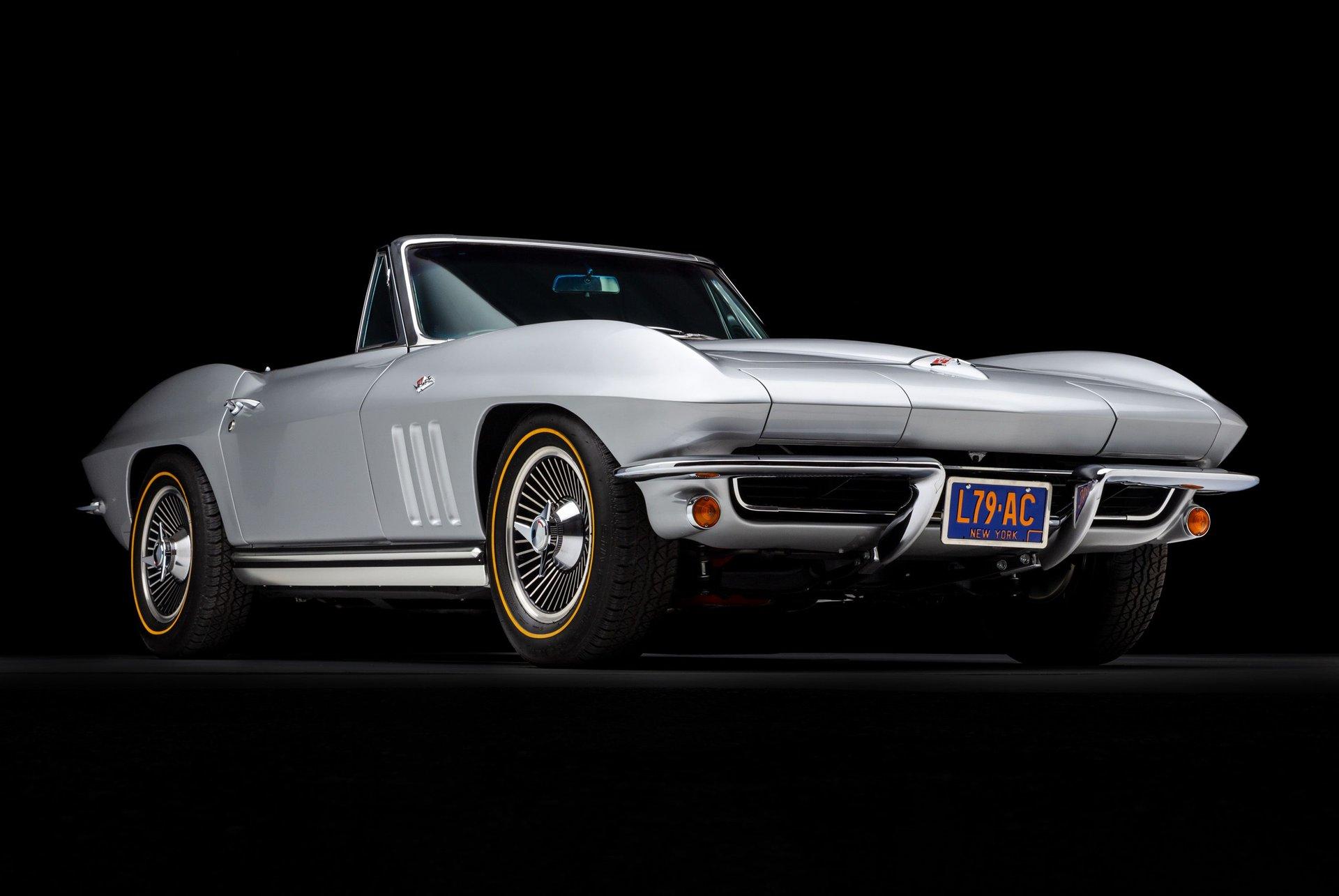1965 Chevrolet Corvette 12