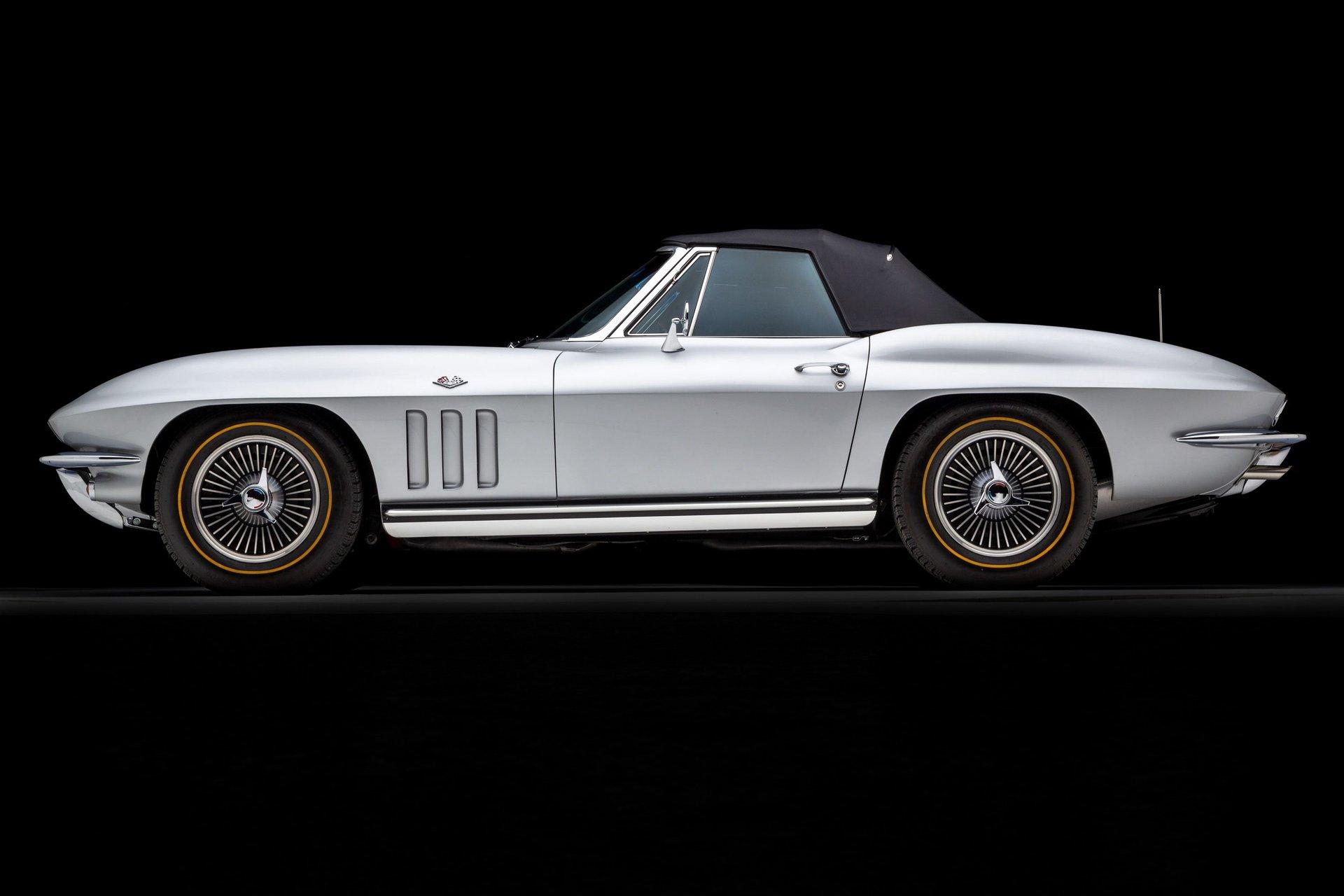 1965 Chevrolet Corvette 13