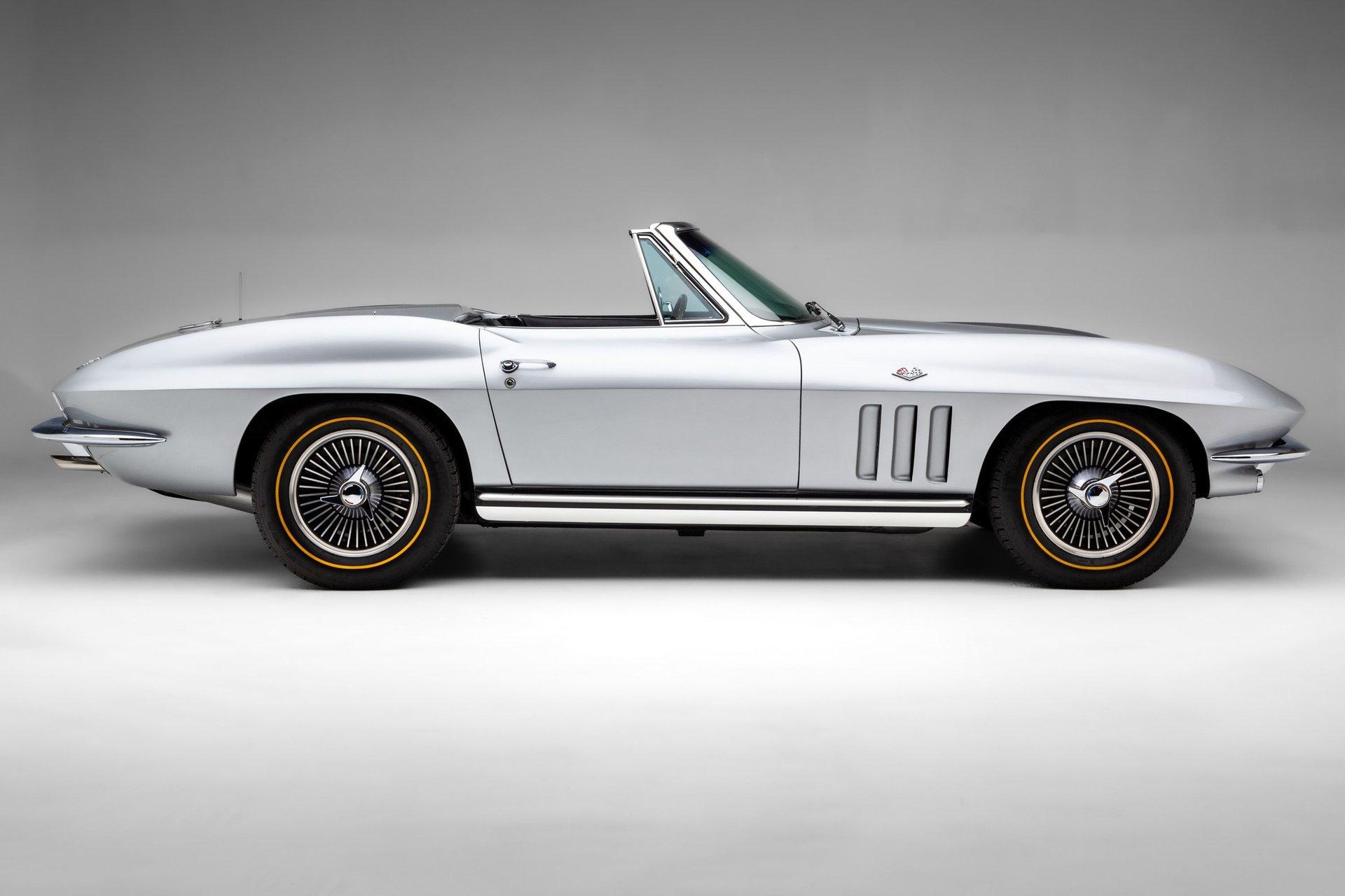 1965 Chevrolet Corvette 23