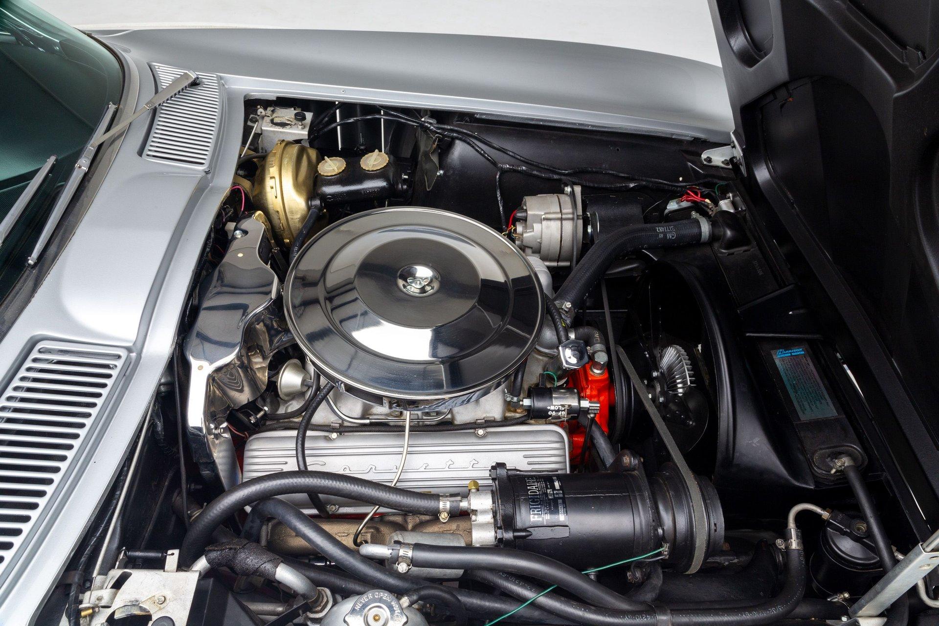 1965 Chevrolet Corvette 30