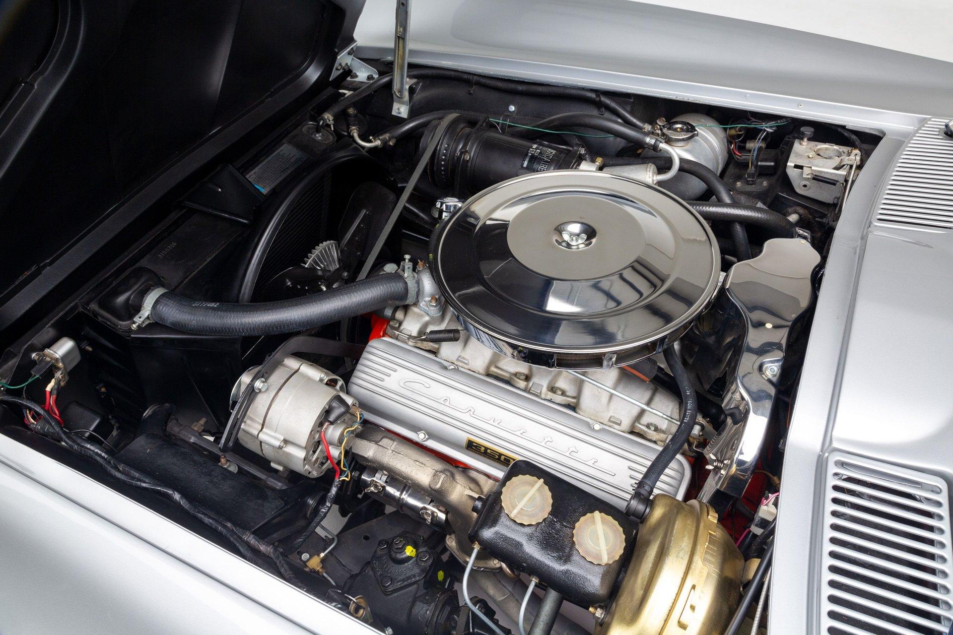 1965 Chevrolet Corvette 32
