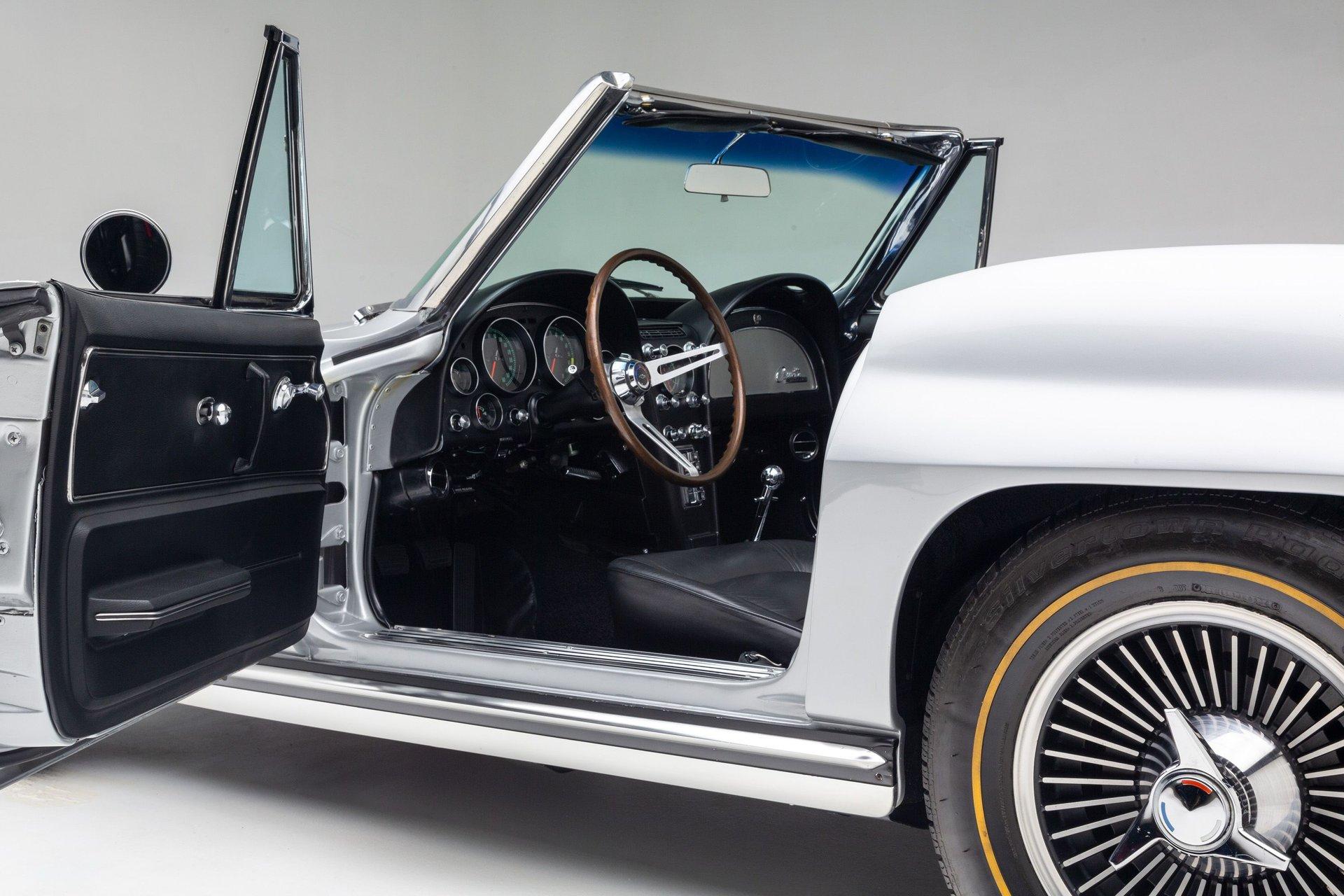 1965 Chevrolet Corvette 34