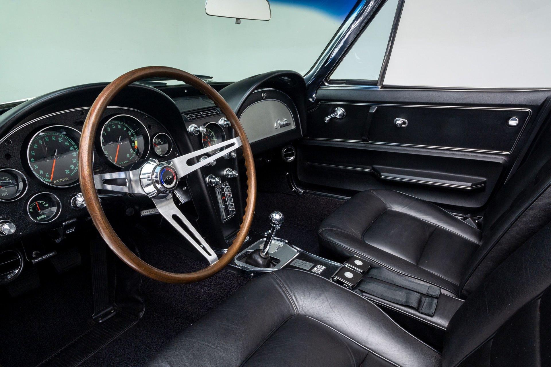 1965 Chevrolet Corvette 36